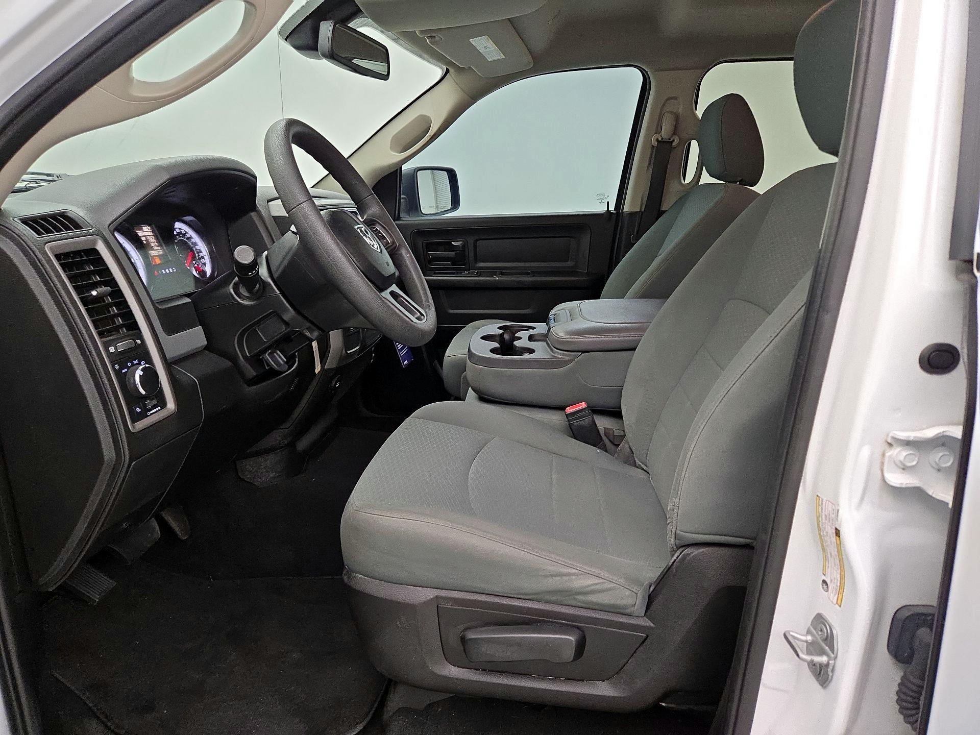 Thumbnail: 2020 RAM 1500 Classic - 11