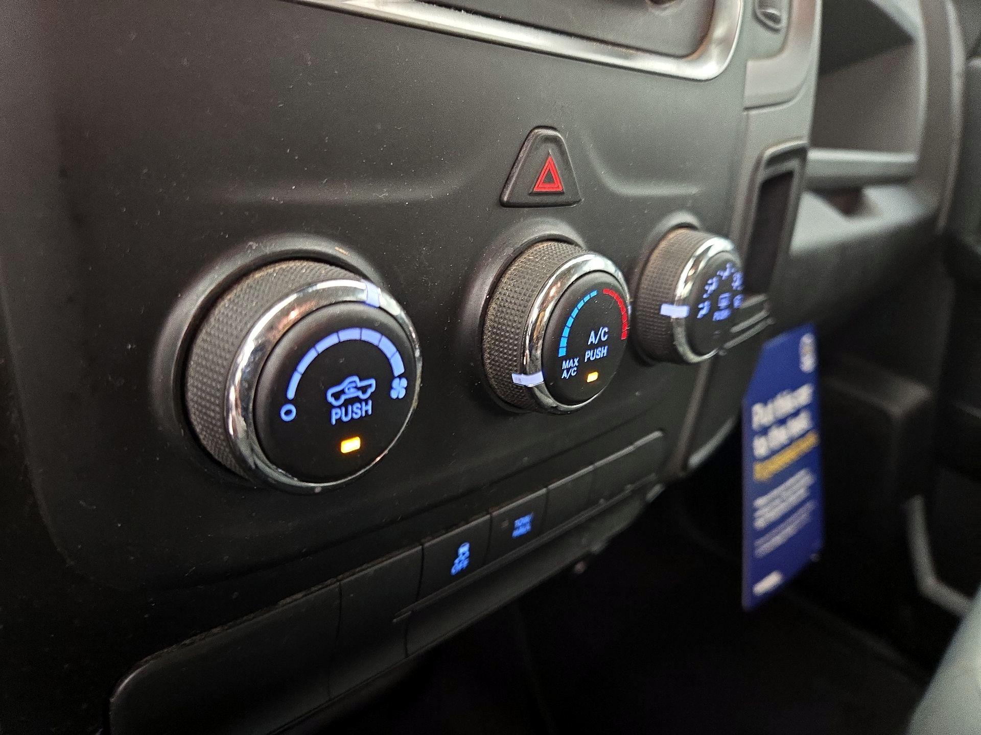 Thumbnail: 2020 RAM 1500 Classic - 16