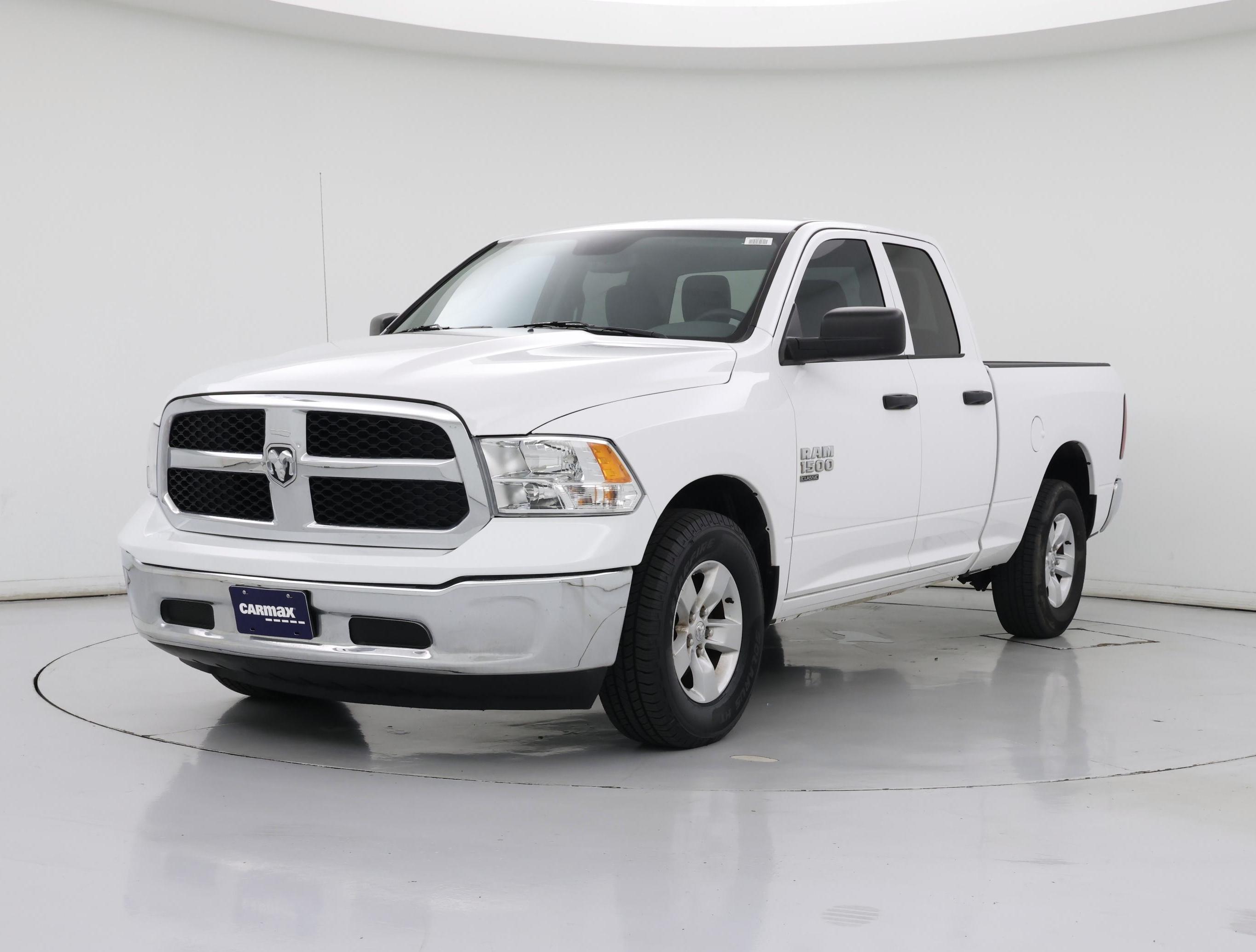 Thumbnail: 2020 RAM 1500 Classic - 4