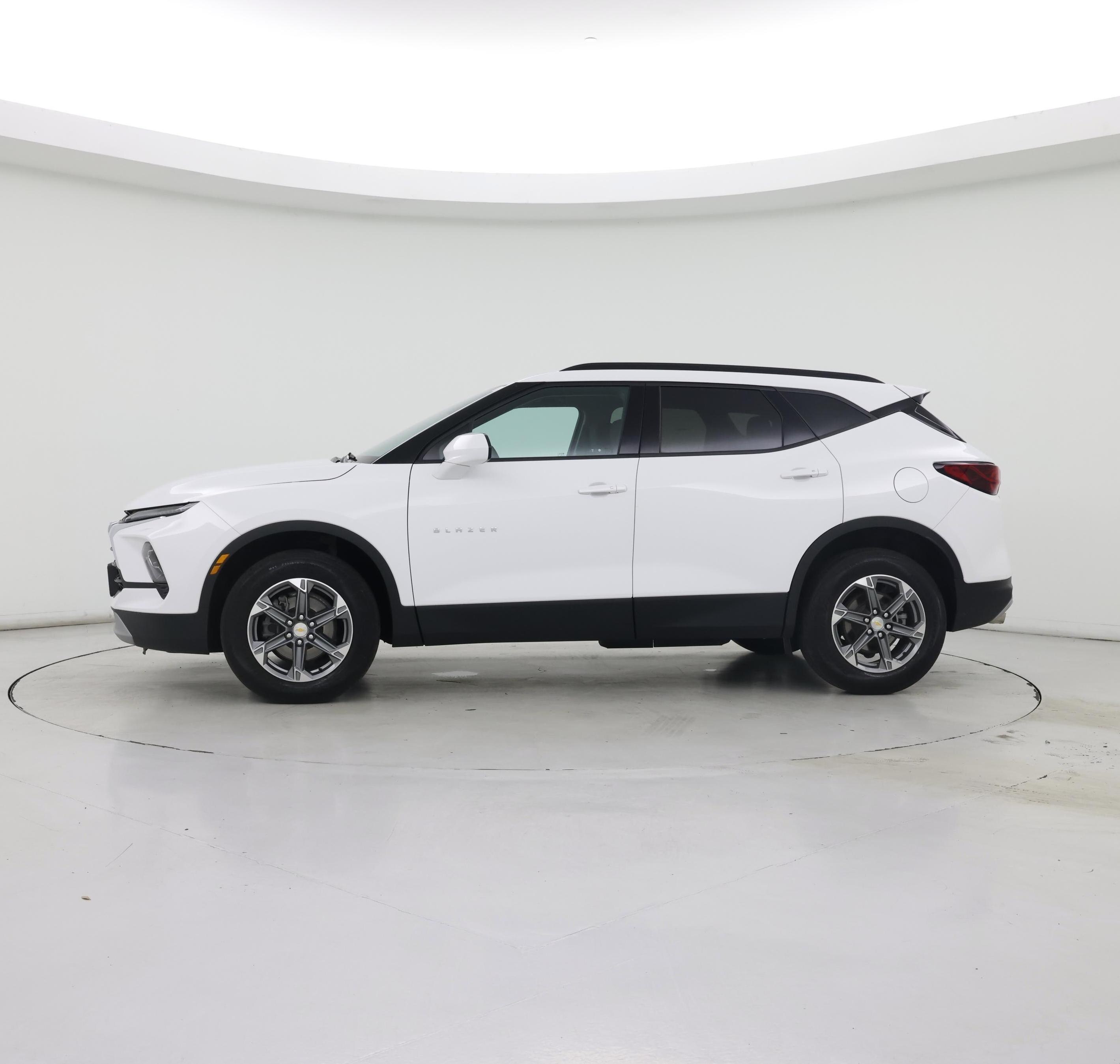 Thumbnail: 2023 Chevrolet Blazer - 3
