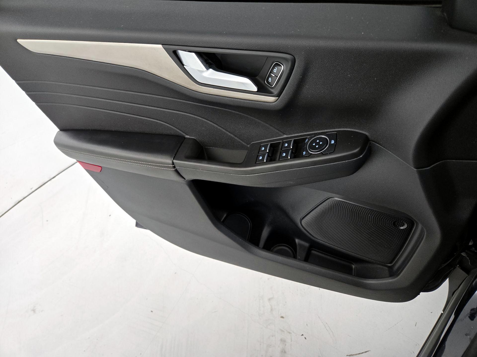 Thumbnail: 2021 Ford Escape - 12