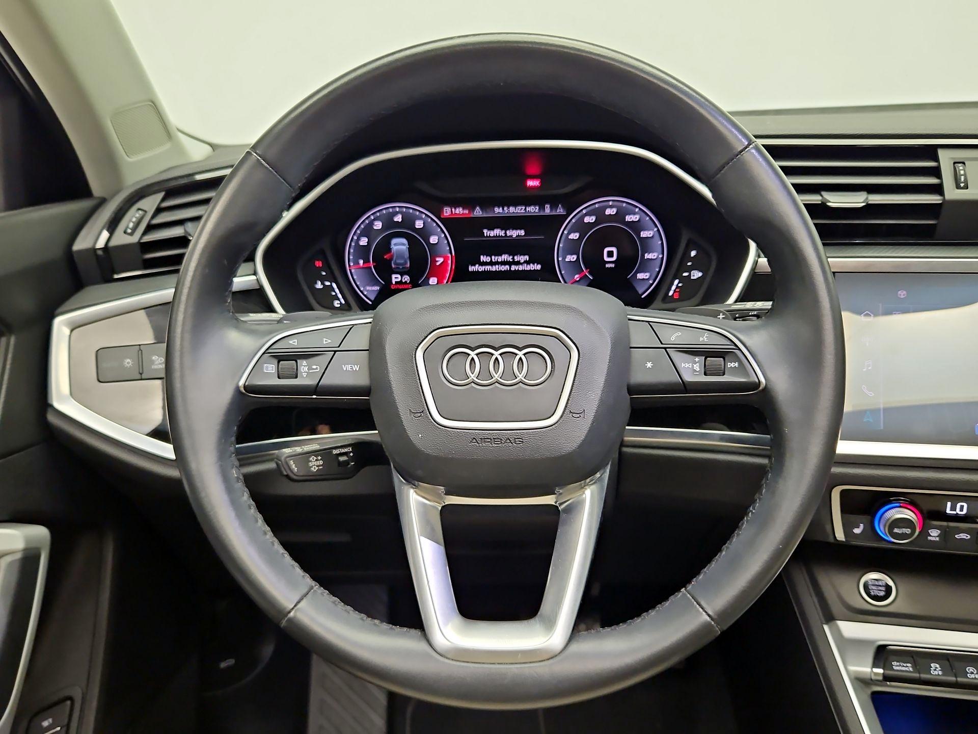 Thumbnail: 2022 Audi Q3 - 10
