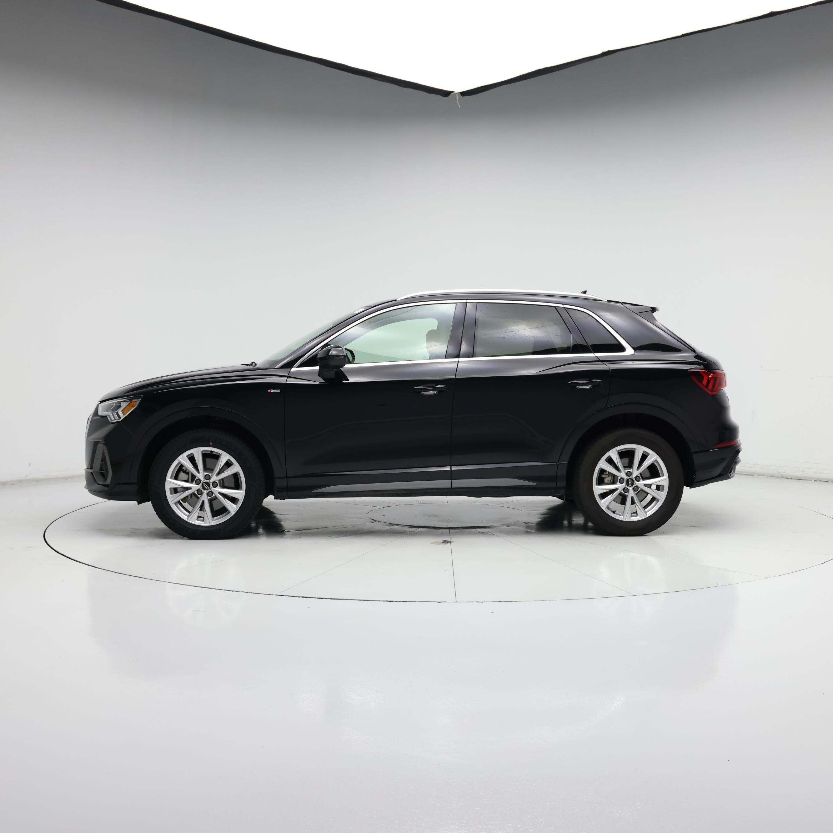 Thumbnail: 2022 Audi Q3 - 3