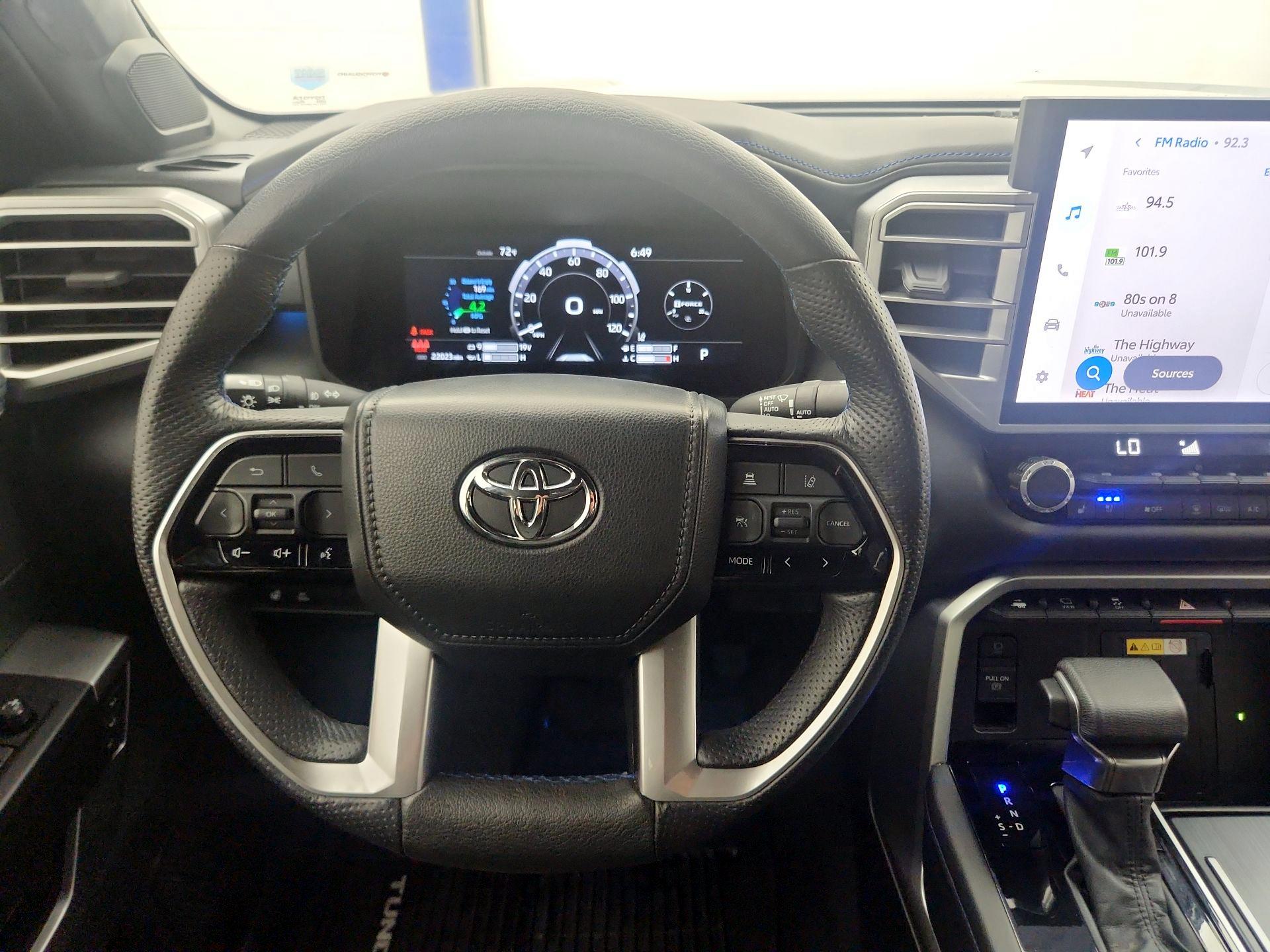 Thumbnail: 2022 Toyota Tundra - 10