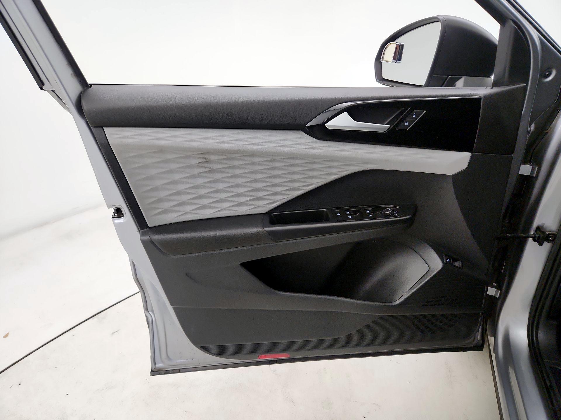 Thumbnail: 2023 Volkswagen Taos - 12