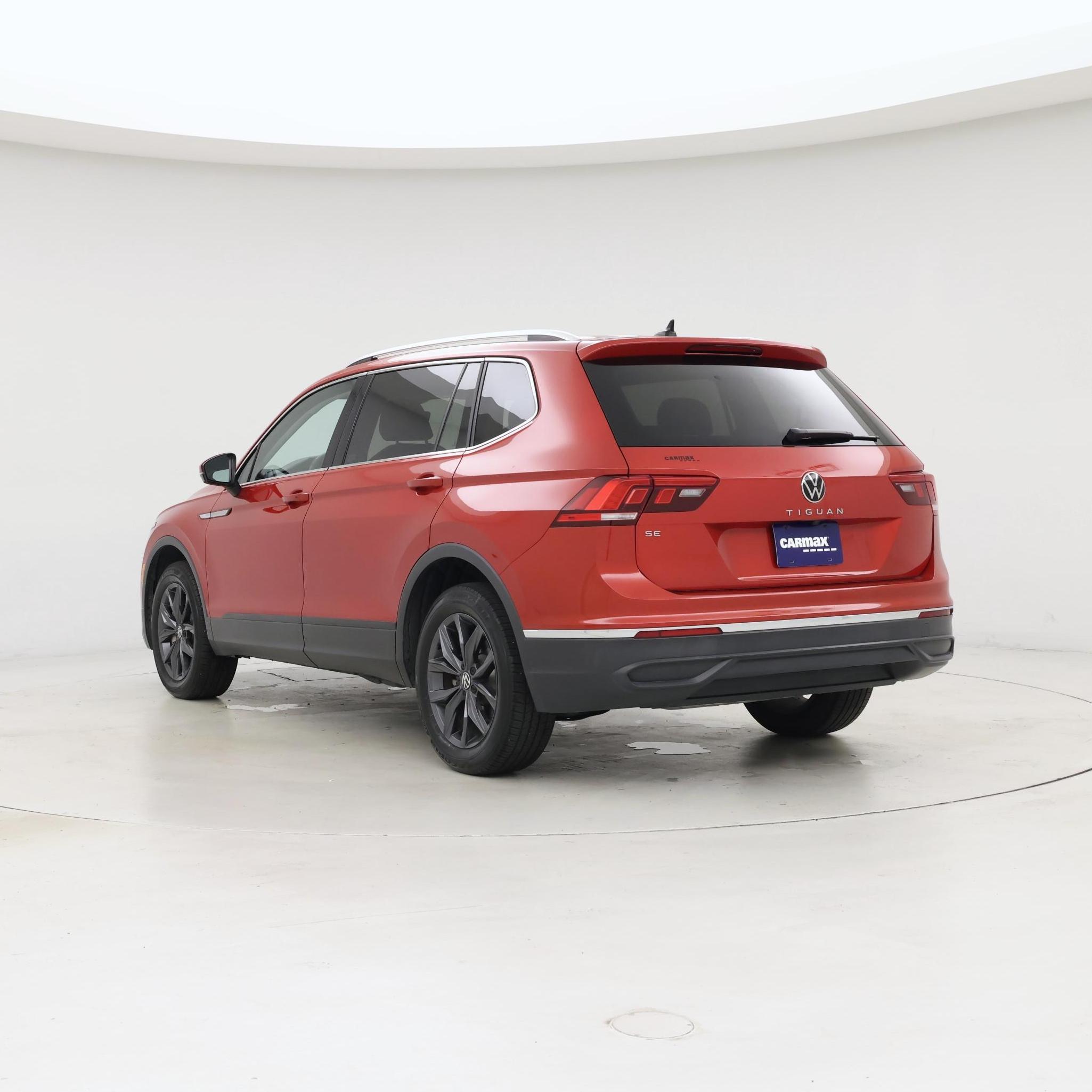 Thumbnail: 2023 Volkswagen Tiguan - 2