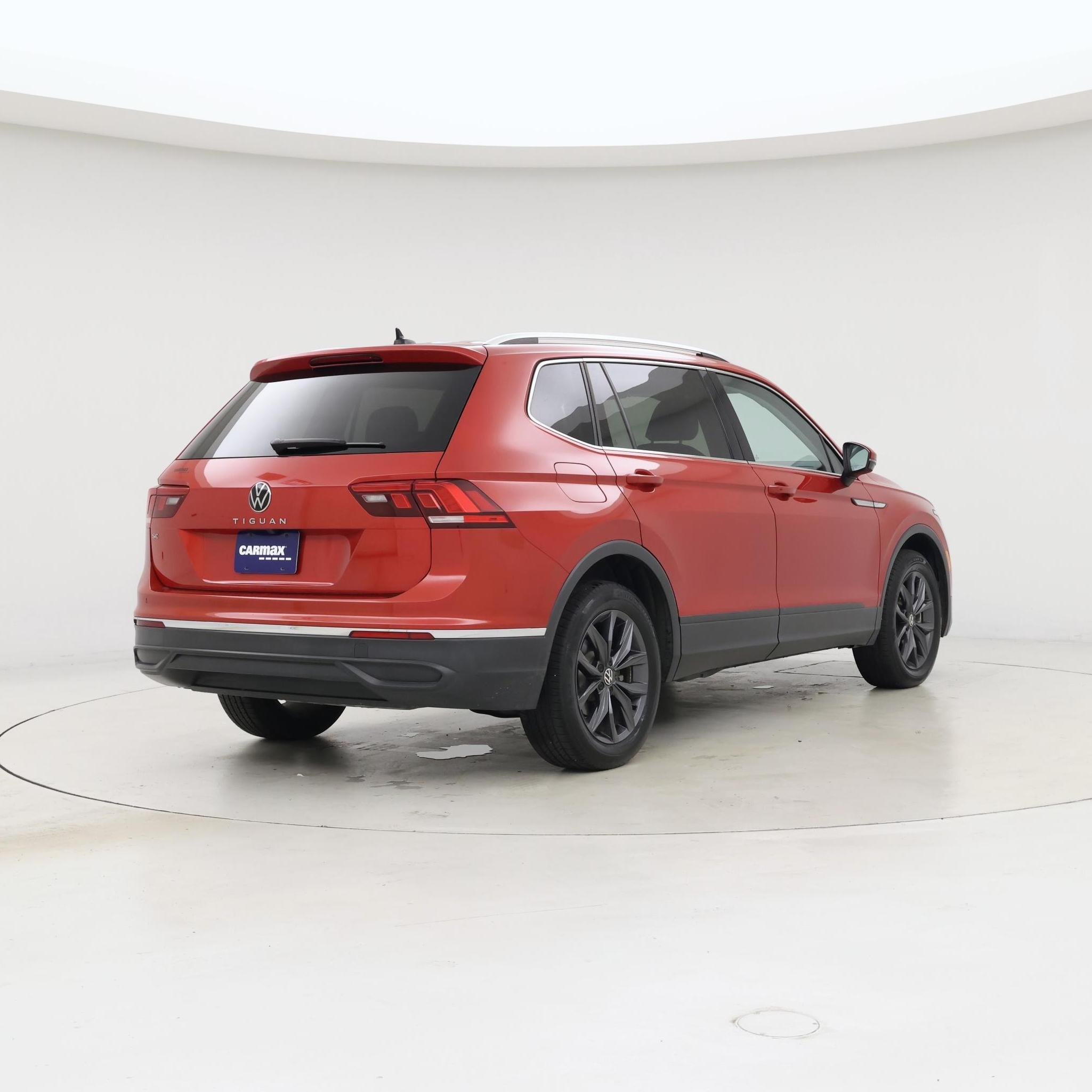 Thumbnail: 2023 Volkswagen Tiguan - 8
