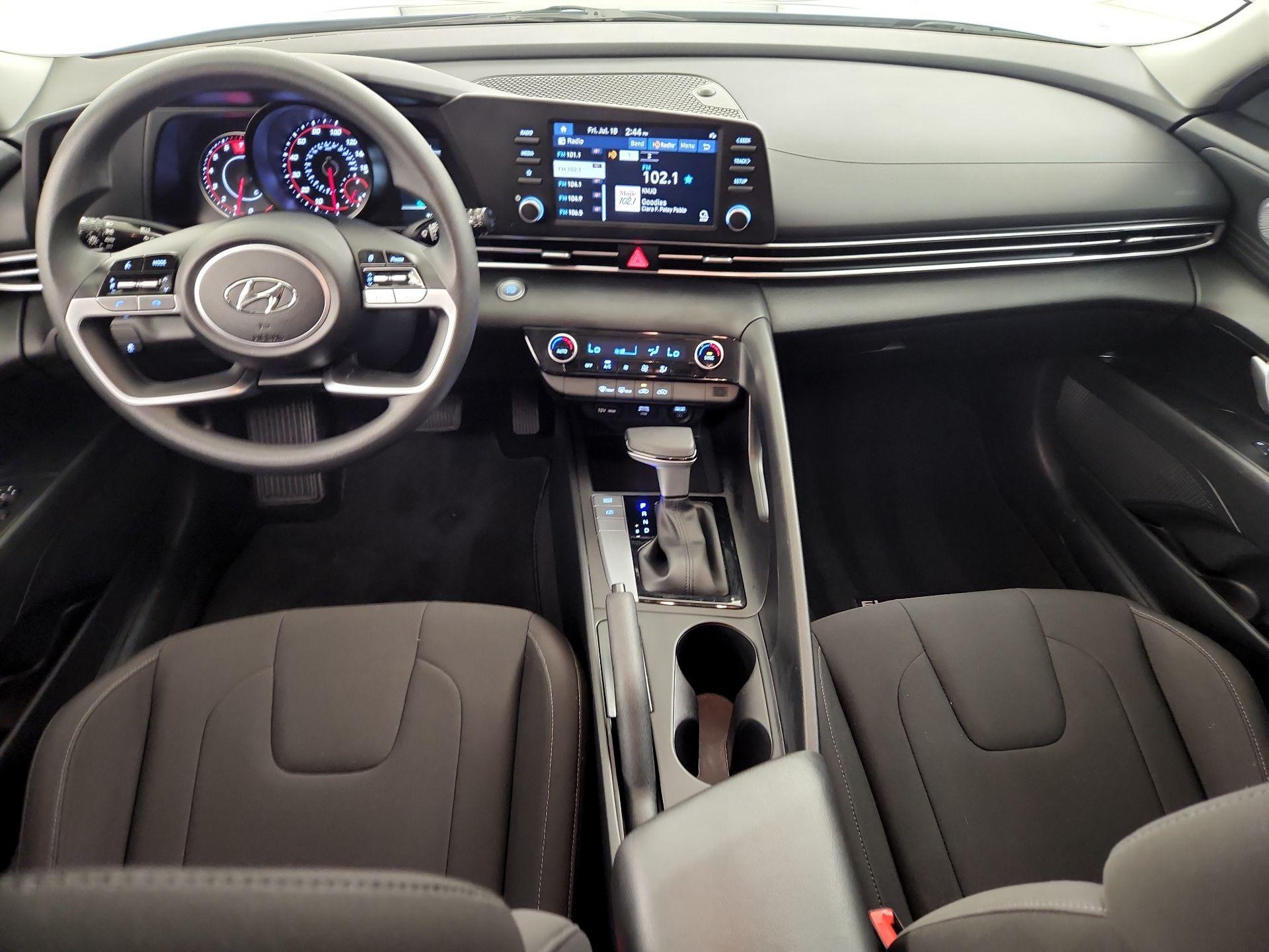 Thumbnail: 2023 Hyundai Elantra - 9