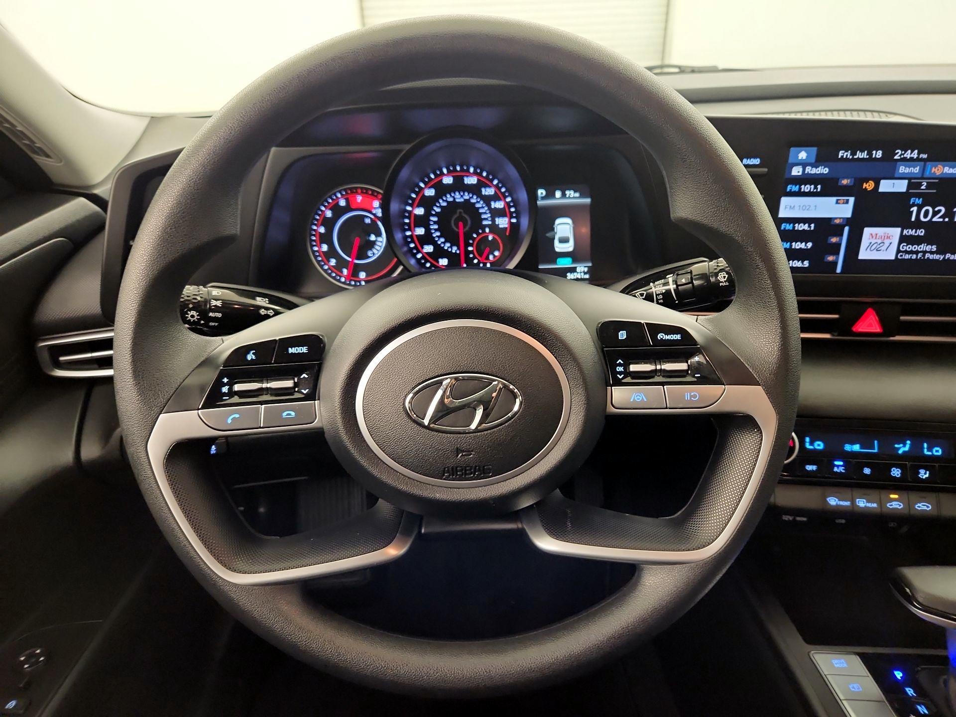 Thumbnail: 2023 Hyundai Elantra - 10
