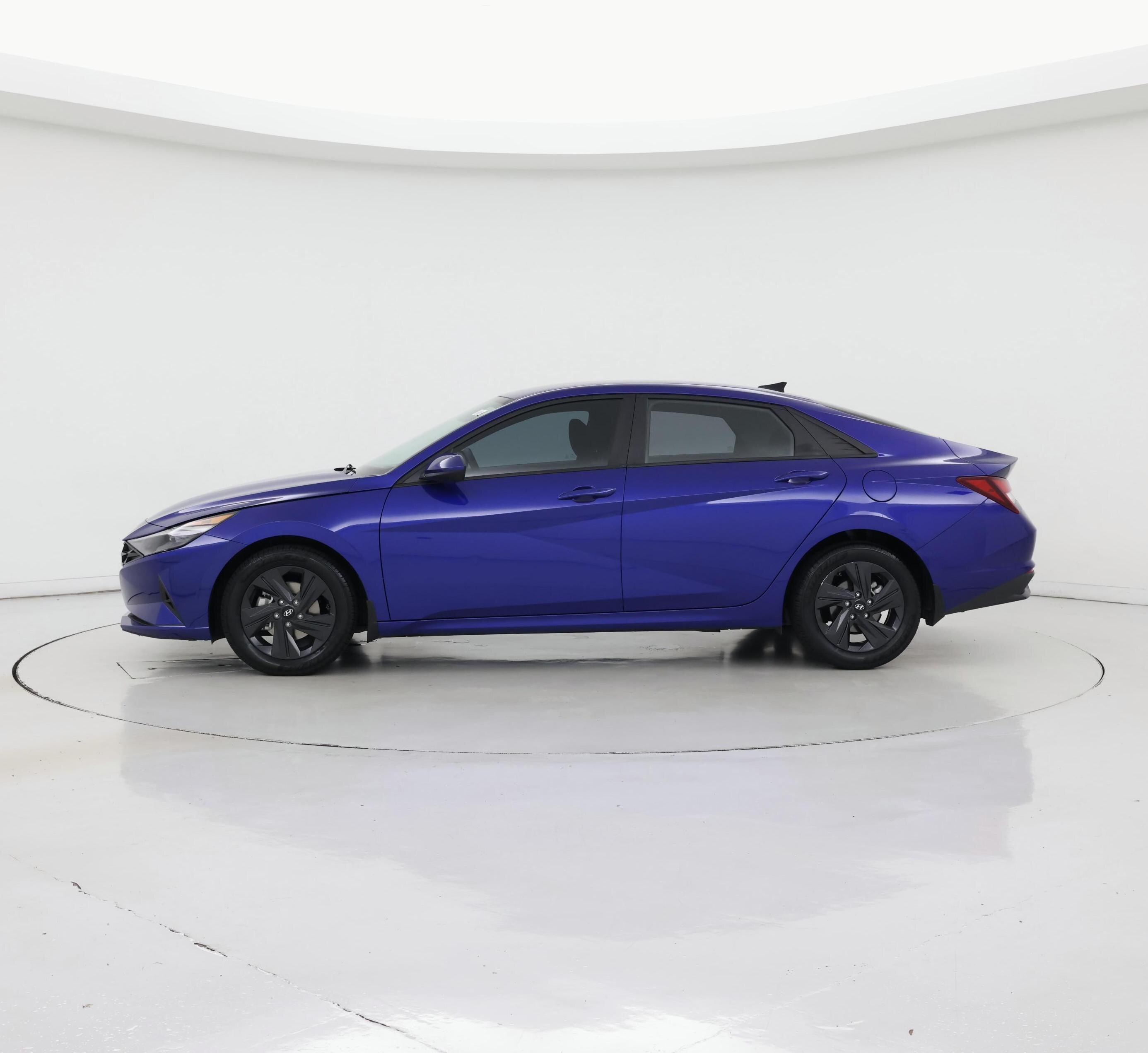 Thumbnail: 2023 Hyundai Elantra - 3