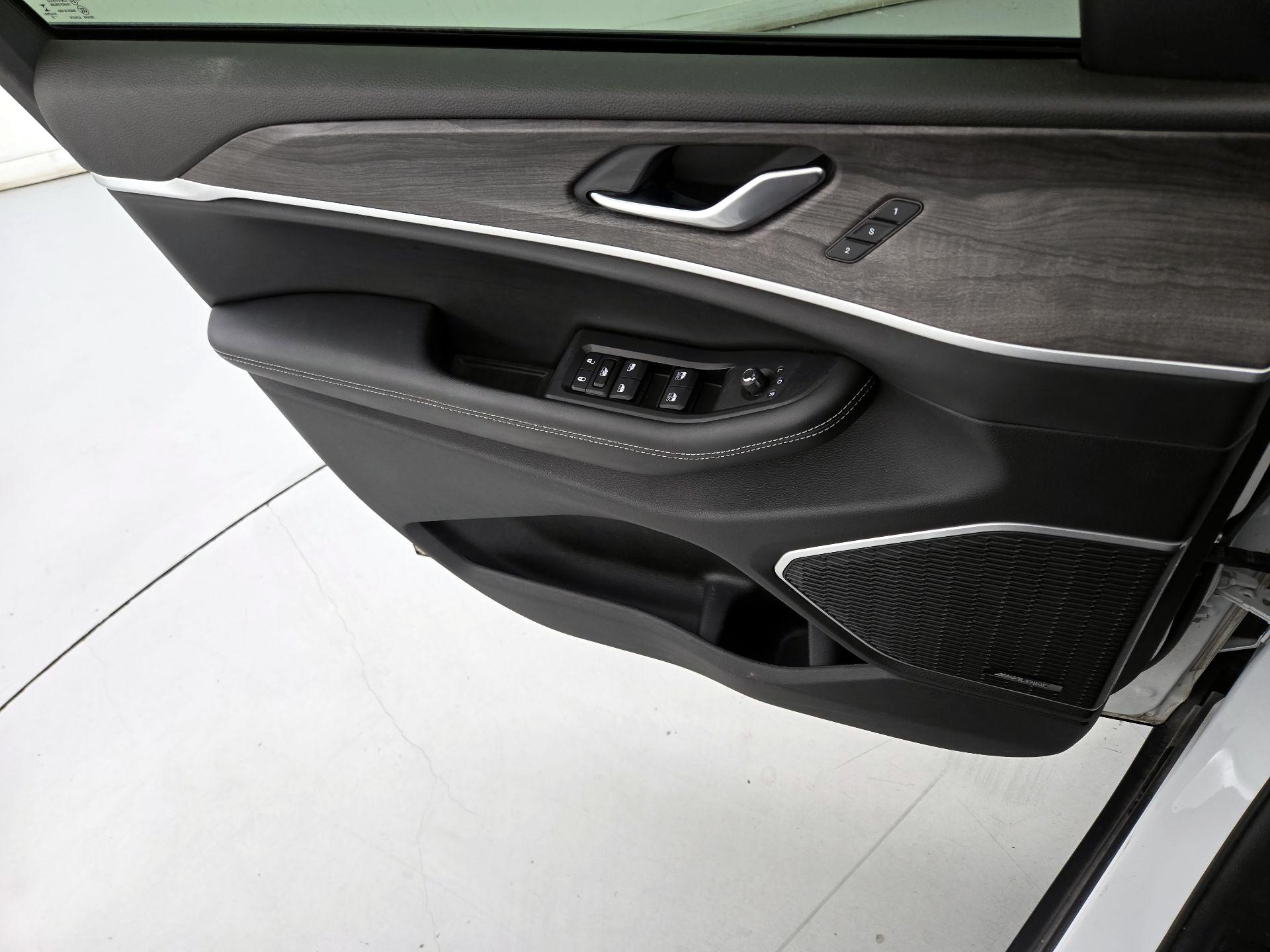 Thumbnail: 2022 Jeep Grand Cherokee - 12