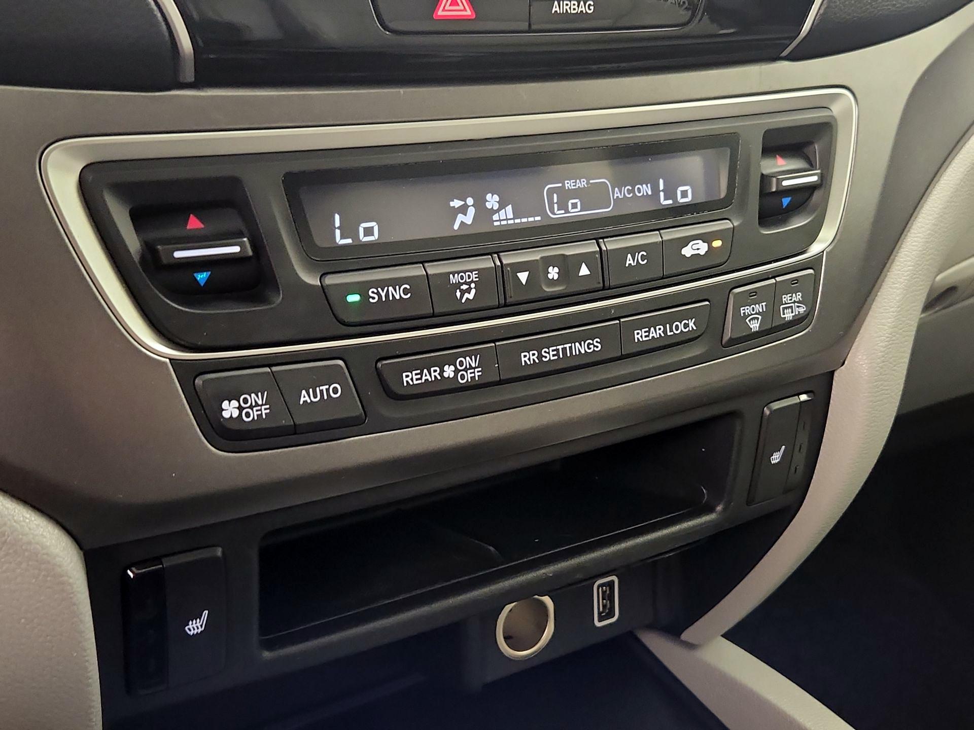 Thumbnail: 2019 Honda Pilot - 16