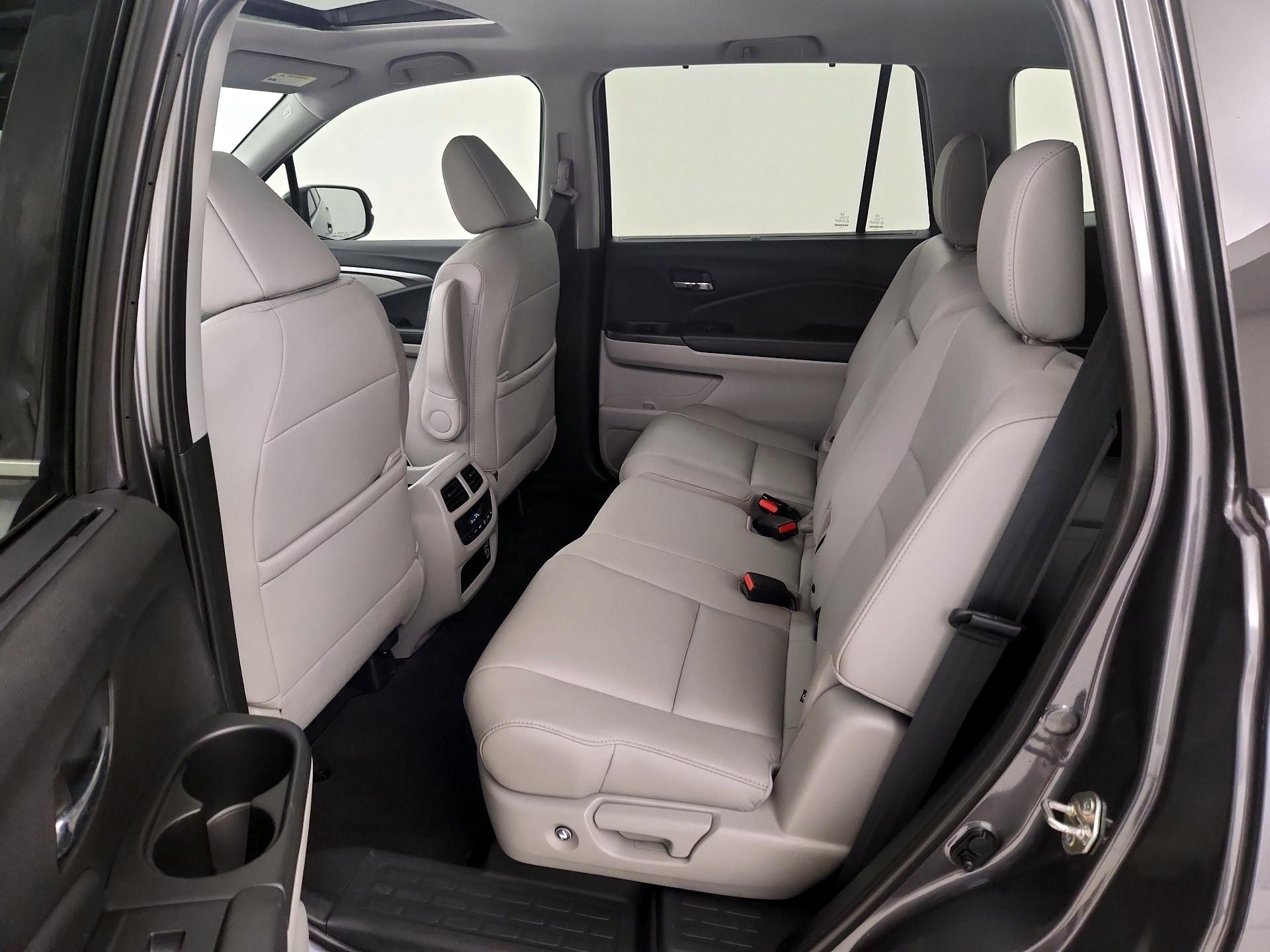 Thumbnail: 2019 Honda Pilot - 20