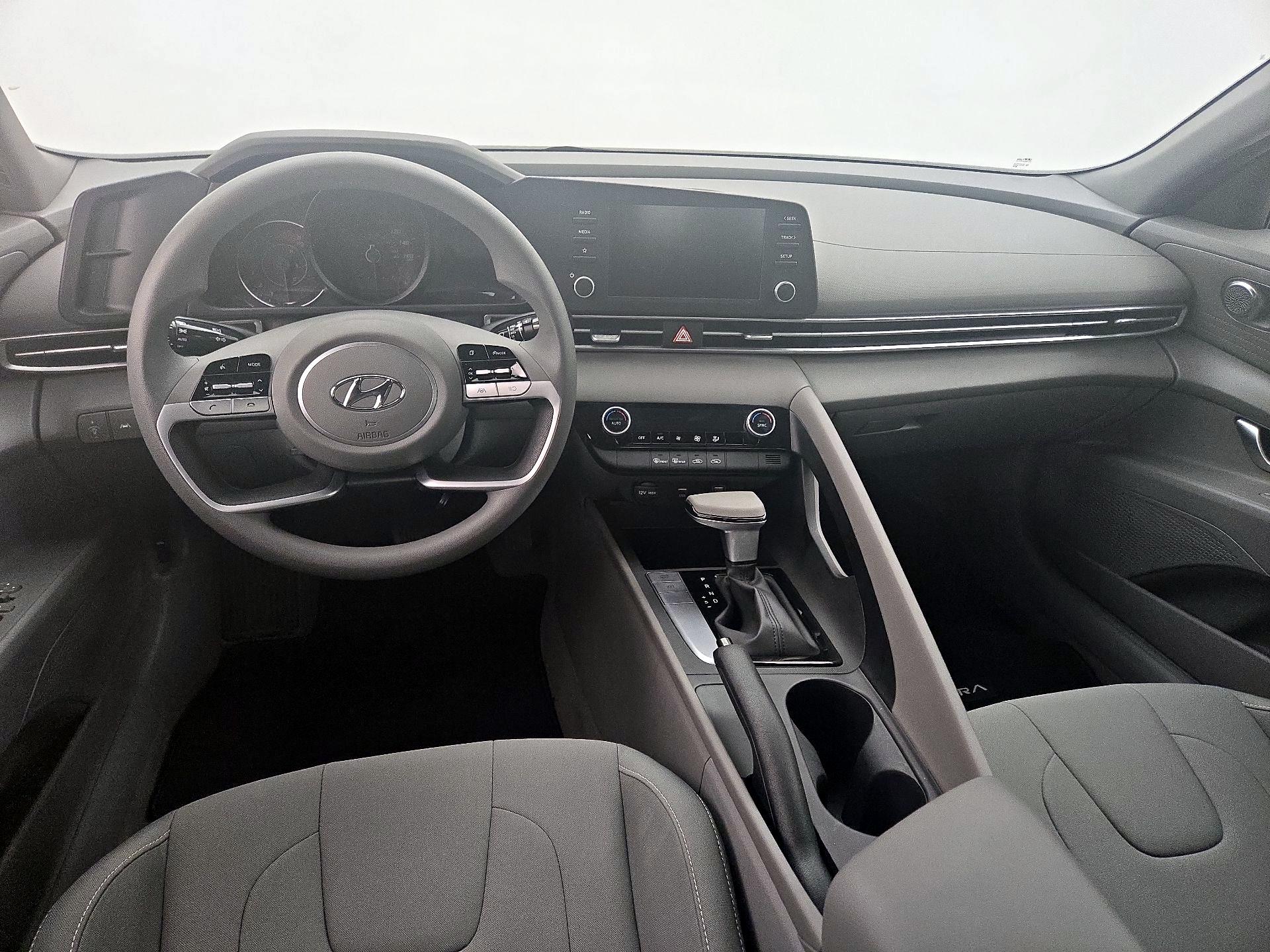 Thumbnail: 2022 Hyundai Elantra - 9