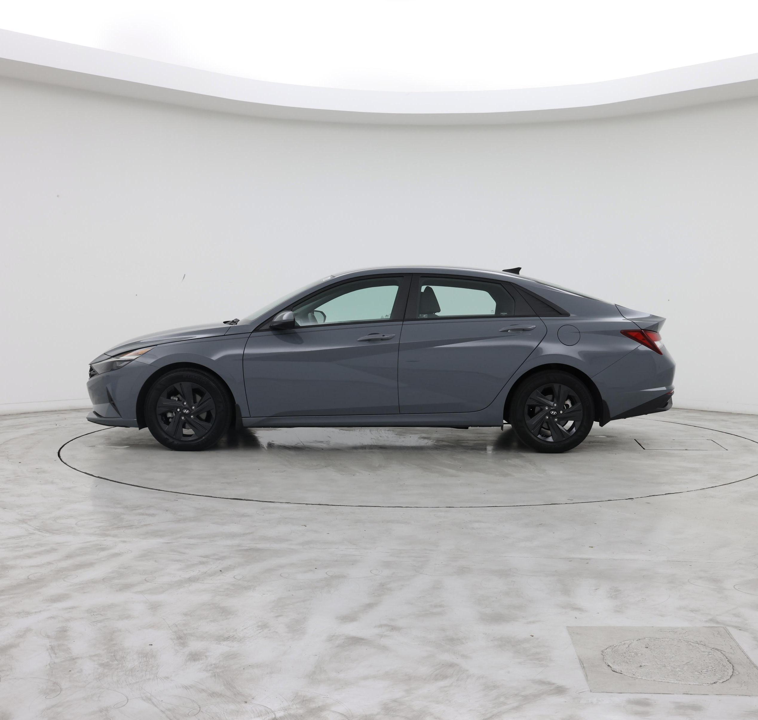 Thumbnail: 2022 Hyundai Elantra - 3