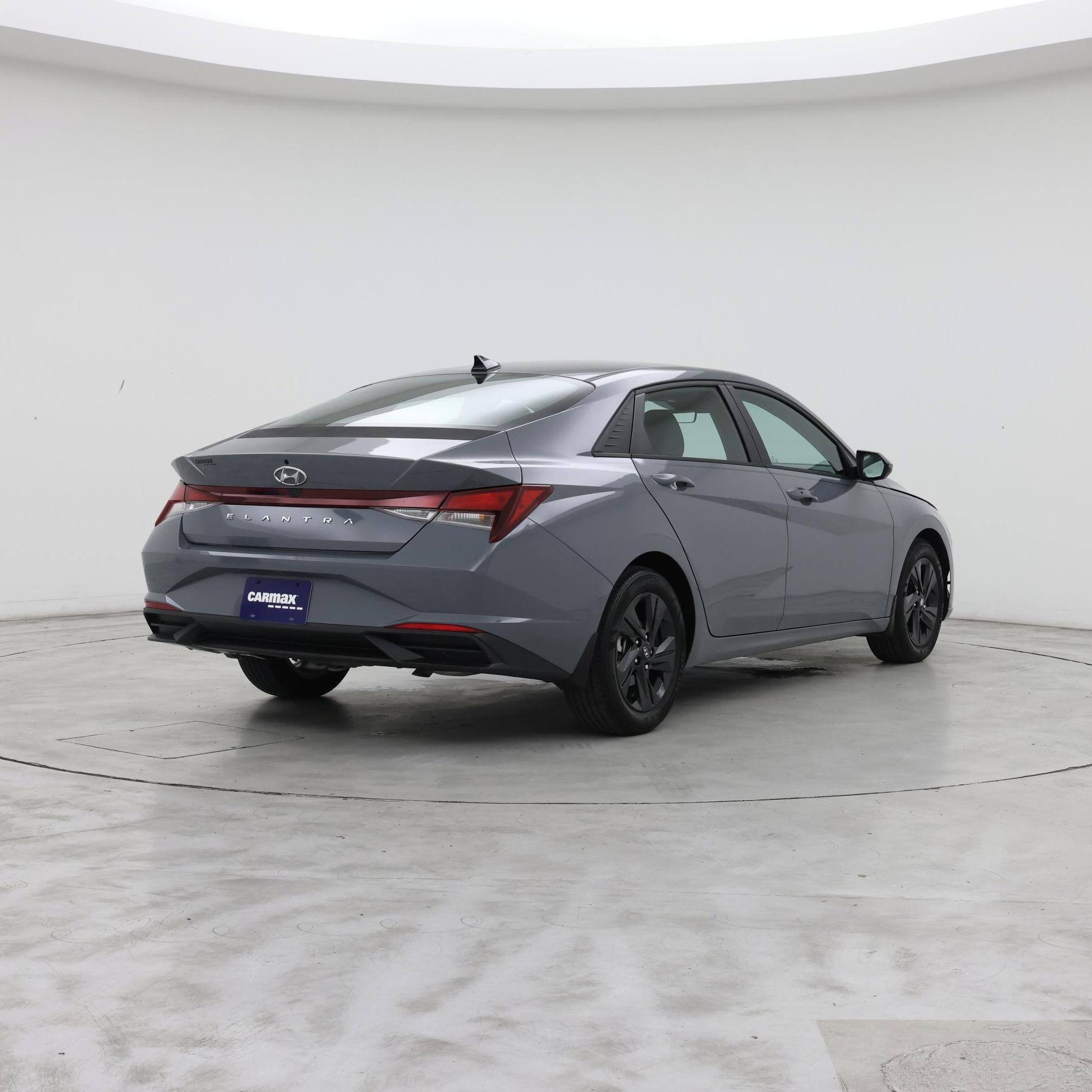 Thumbnail: 2022 Hyundai Elantra - 8