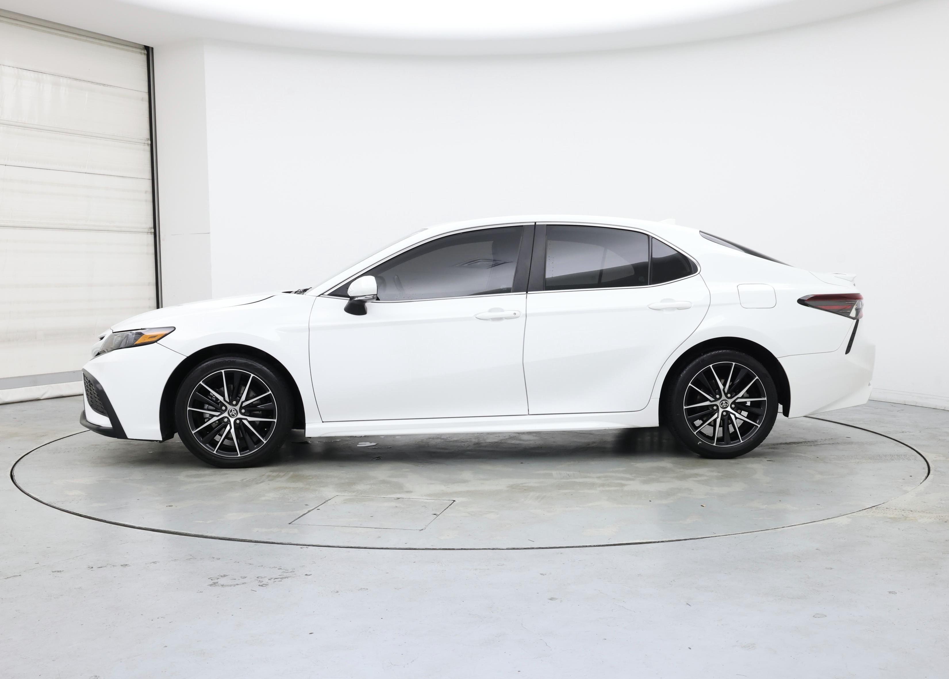 Thumbnail: 2024 Toyota Camry - 3