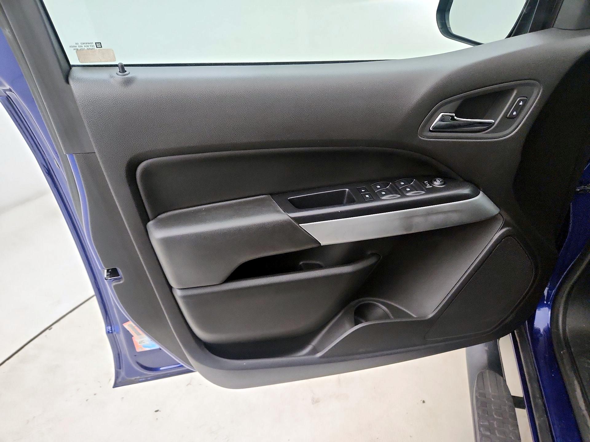 Thumbnail: 2015 Chevrolet Colorado - 12