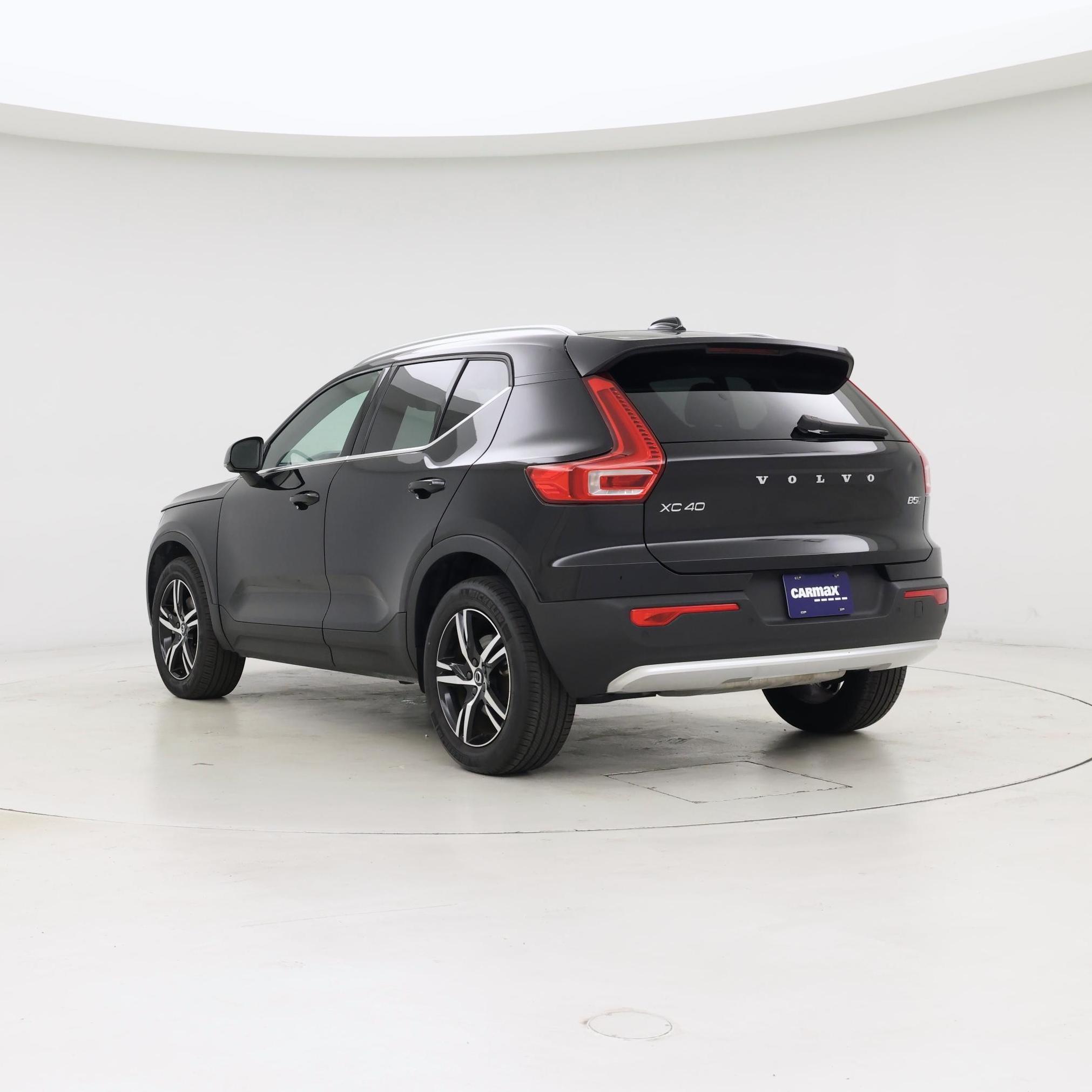 Thumbnail: 2025 Volvo XC40 - 2