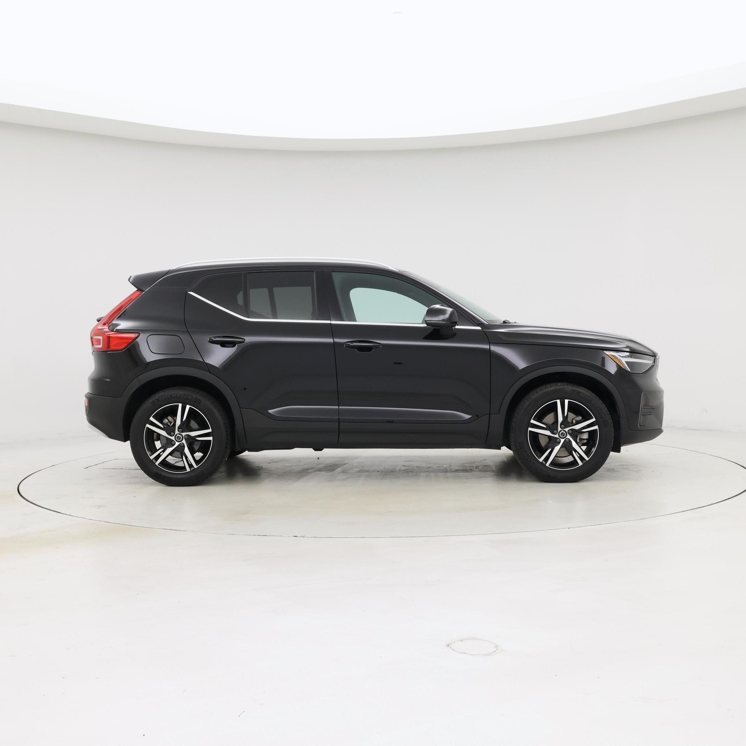 Thumbnail: 2025 Volvo XC40 - 7