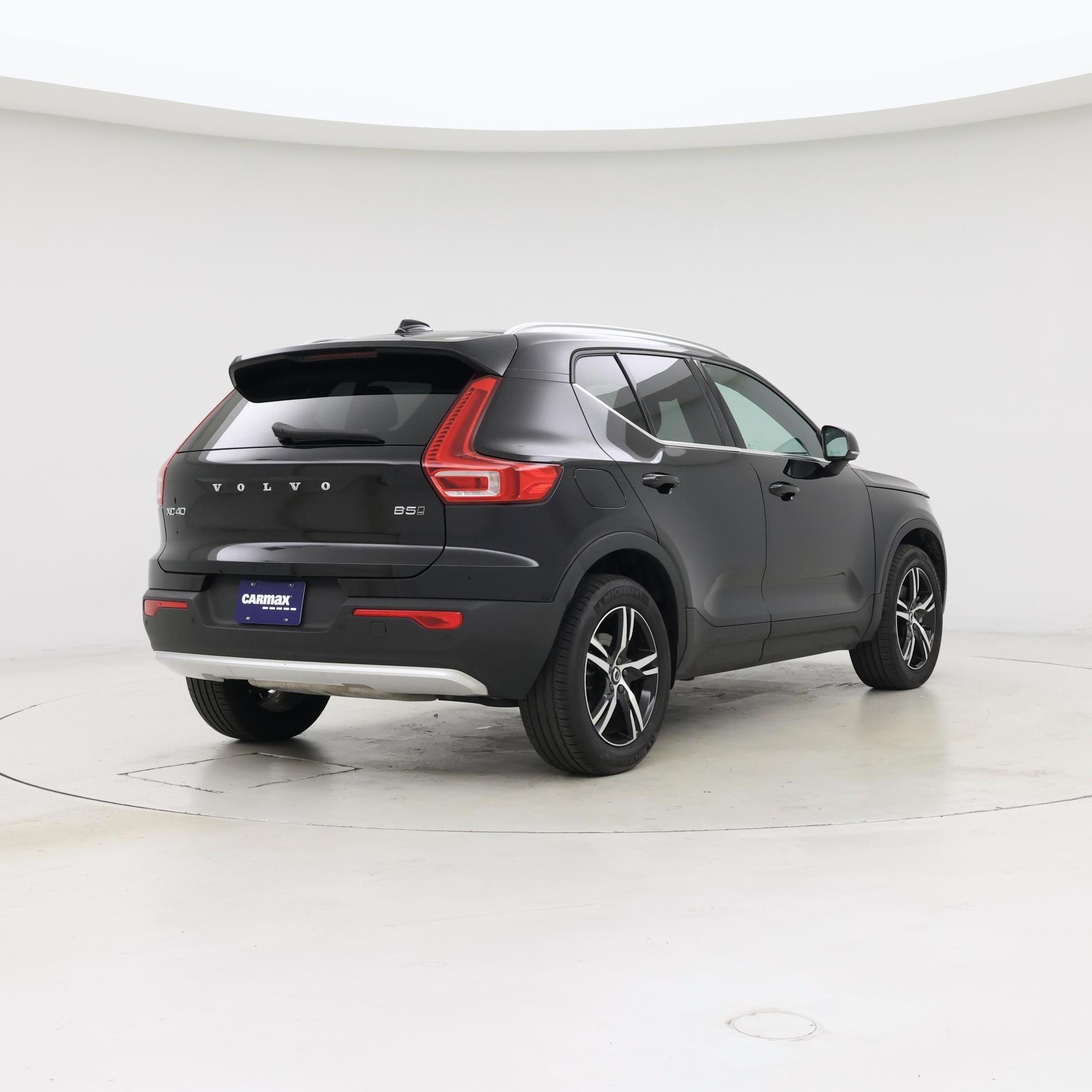 Thumbnail: 2025 Volvo XC40 - 8