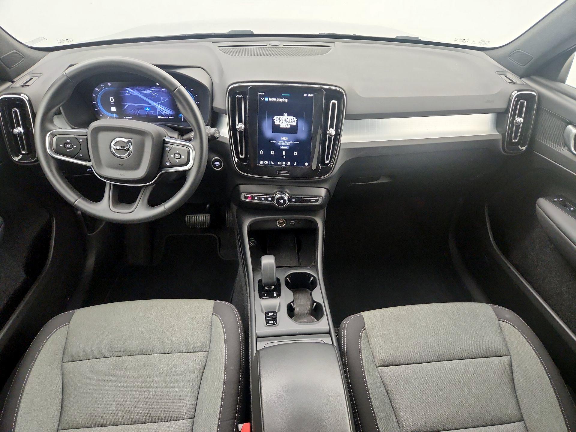 Thumbnail: 2025 Volvo XC40 - 9
