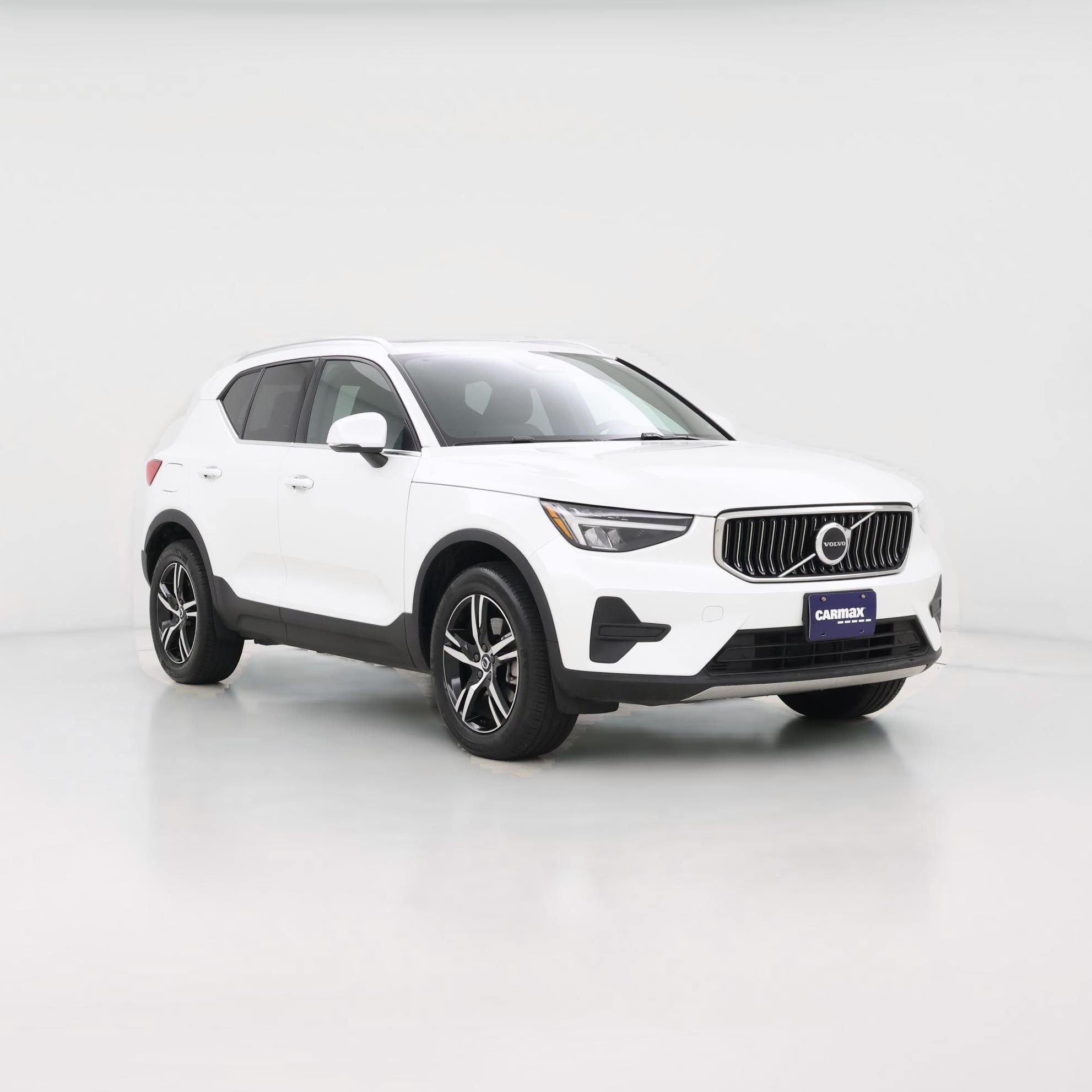 Thumbnail: 2025 Volvo XC40 - 1