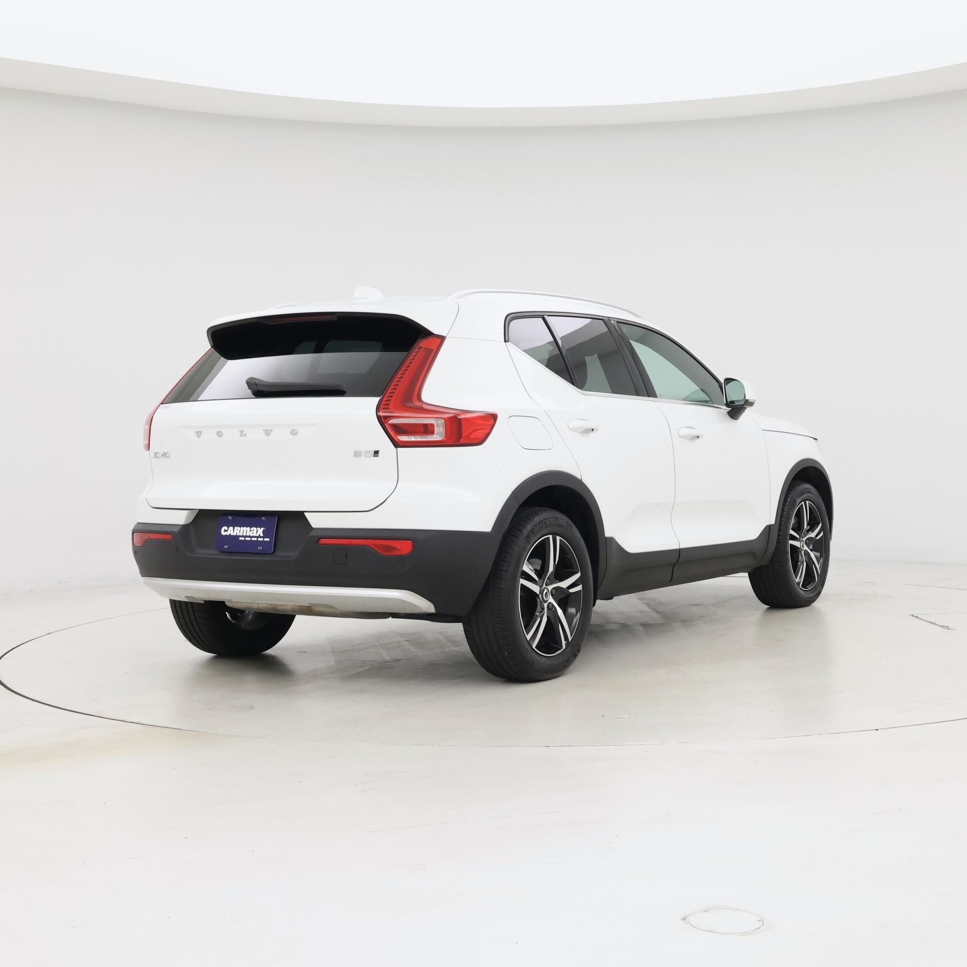 Thumbnail: 2025 Volvo XC40 - 8