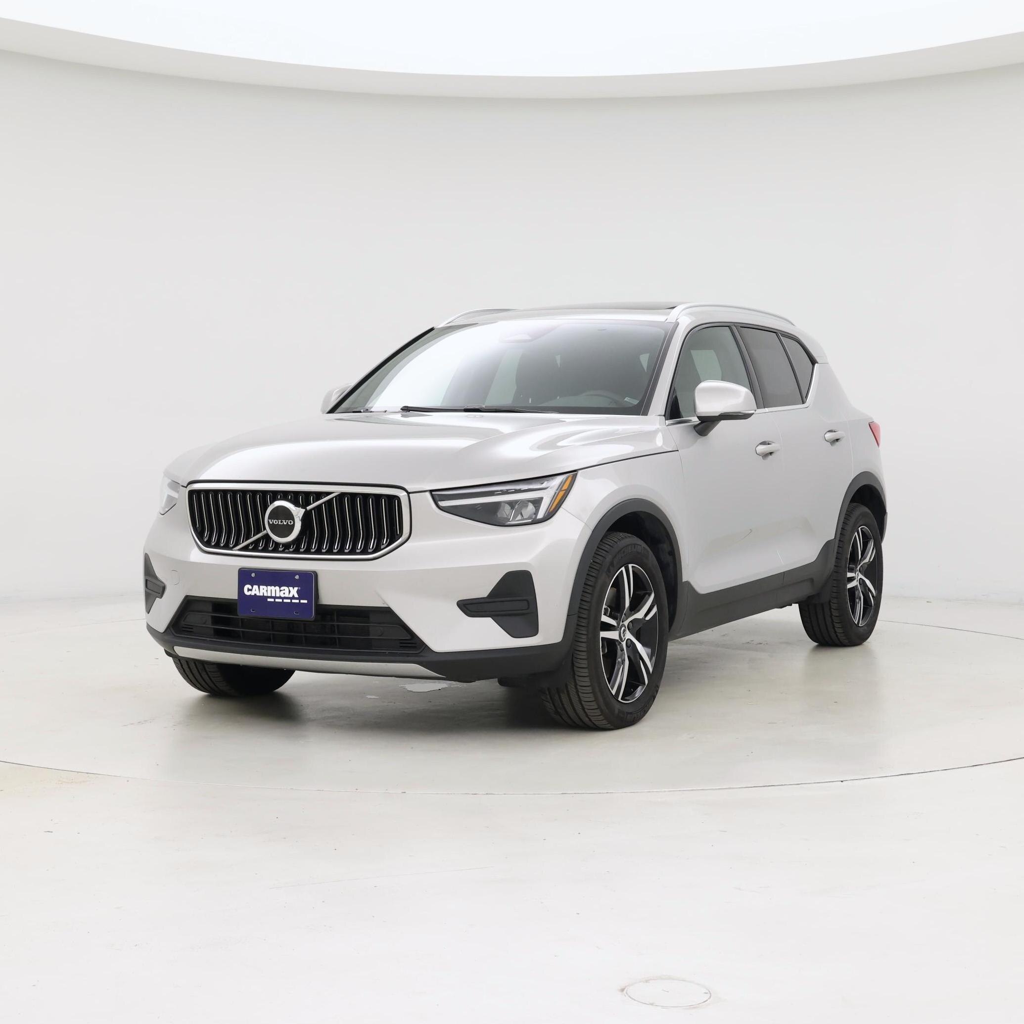 Thumbnail: 2025 Volvo XC40 - 4
