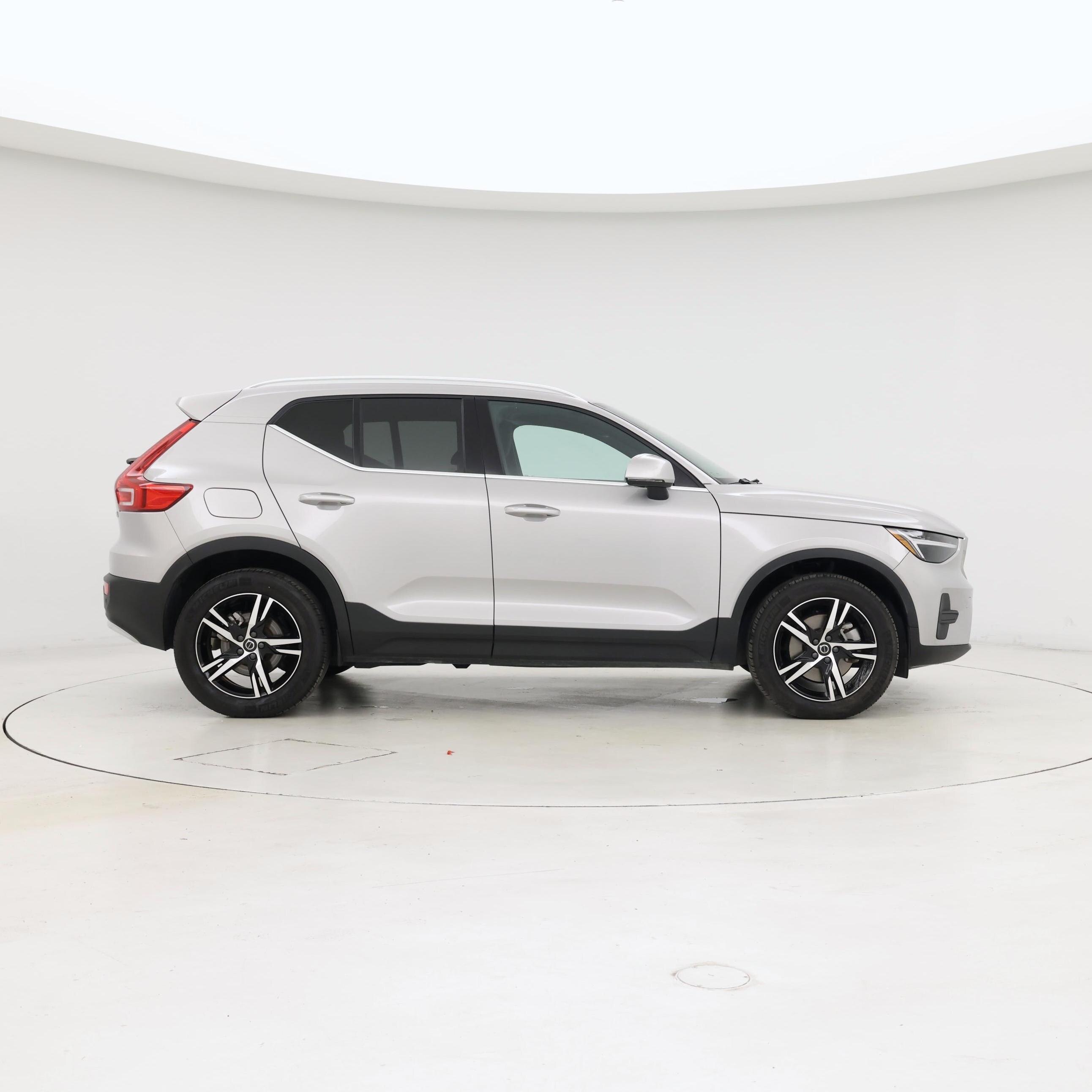 Thumbnail: 2025 Volvo XC40 - 7
