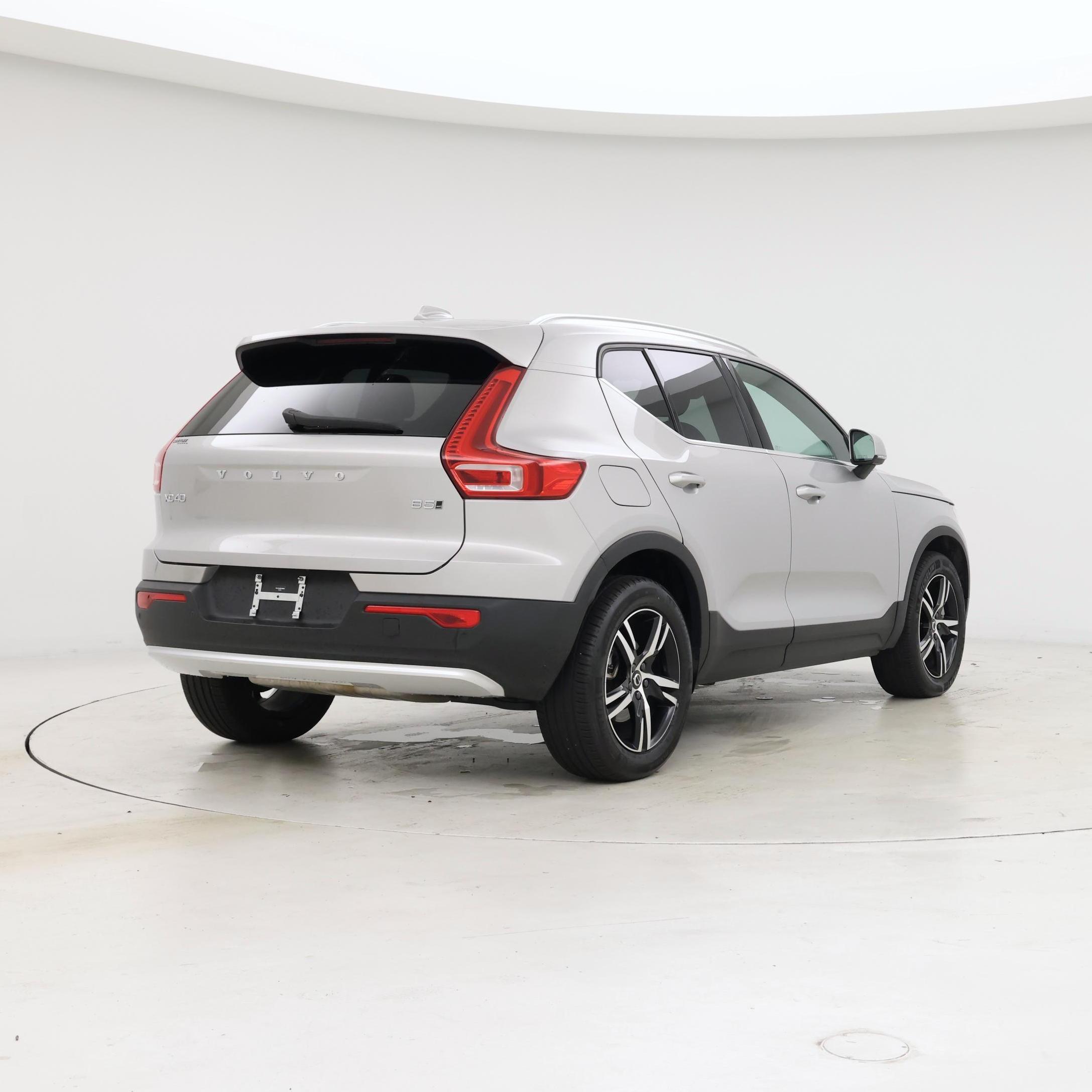 Thumbnail: 2025 Volvo XC40 - 8