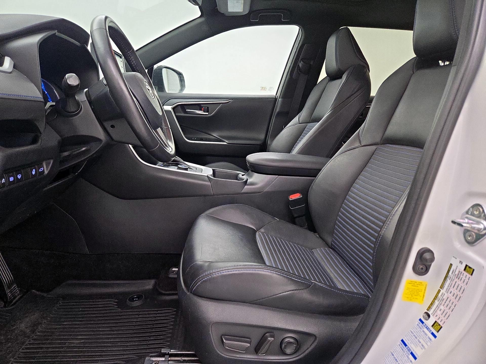 Thumbnail: 2020 Toyota RAV4 - 11