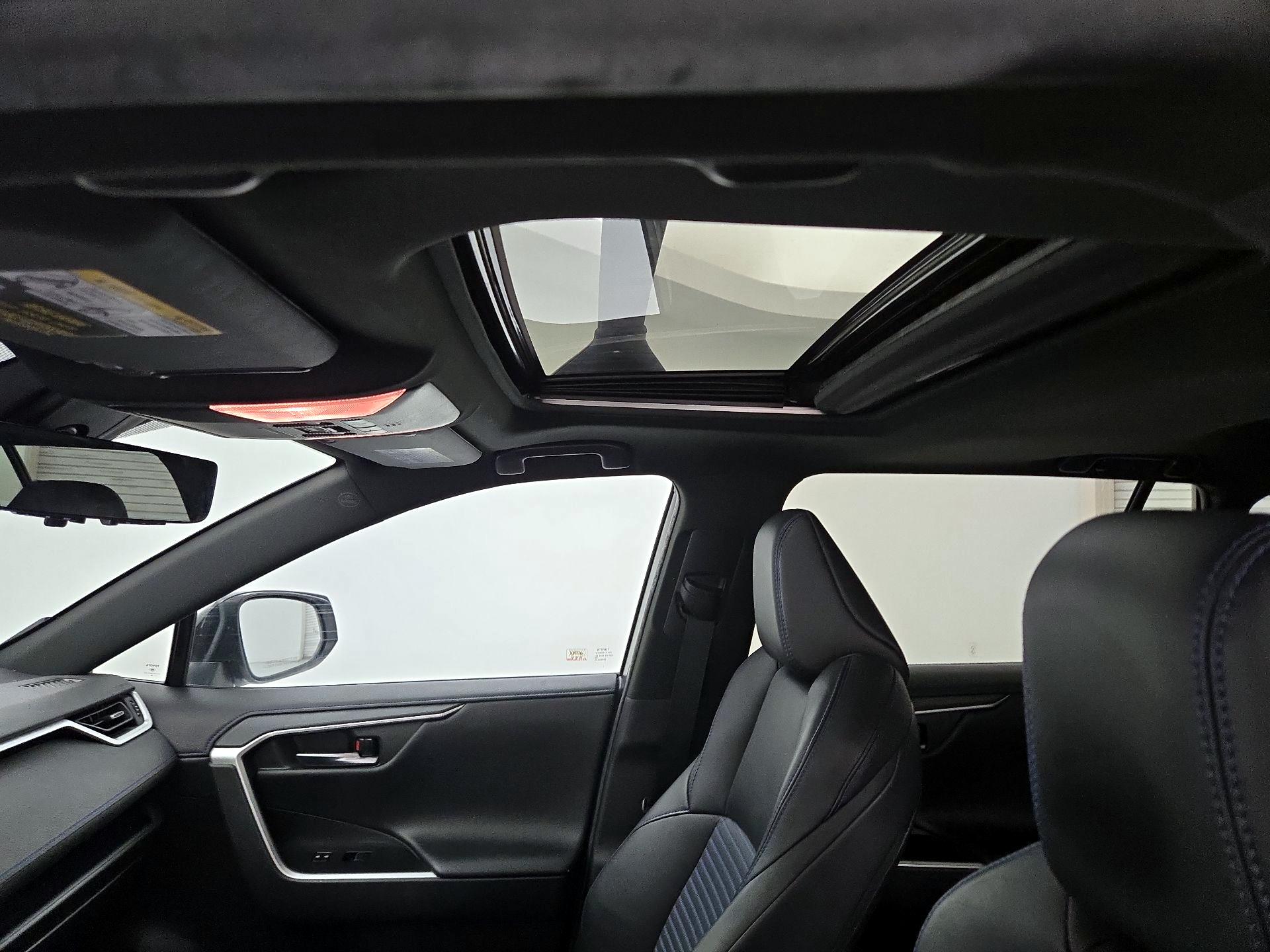 Thumbnail: 2020 Toyota RAV4 - 19