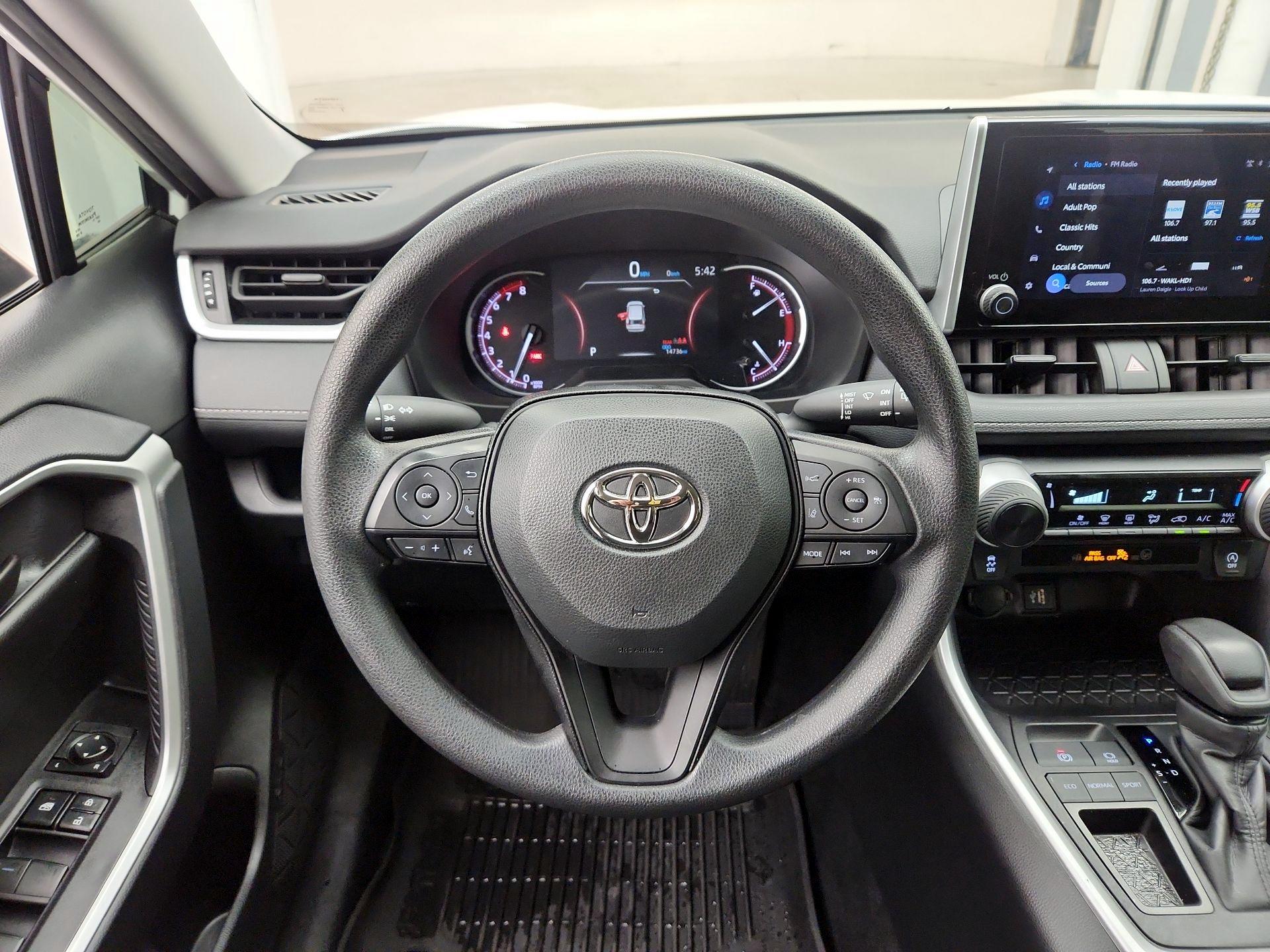 Thumbnail: 2024 Toyota RAV4 - 10