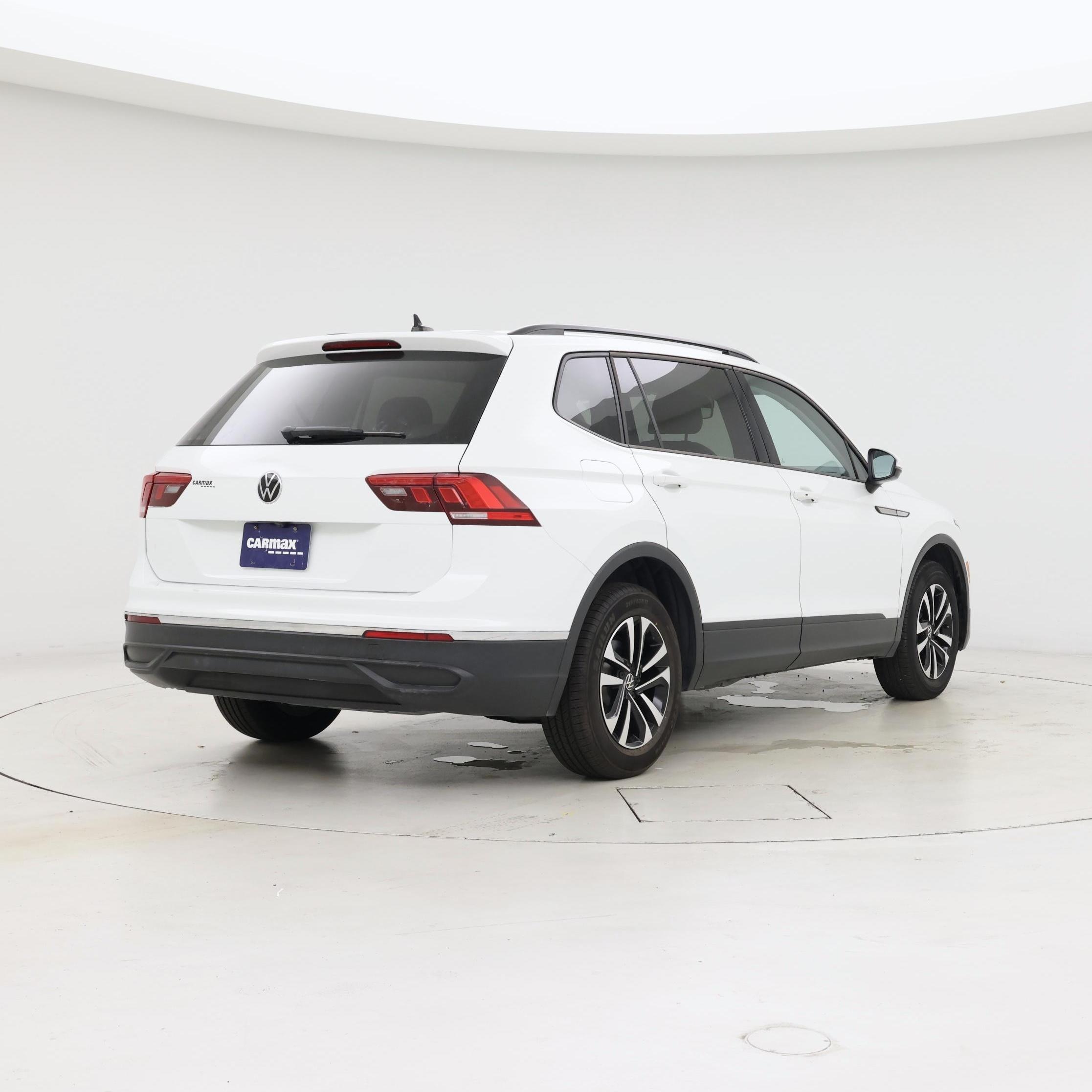 Thumbnail: 2023 Volkswagen Tiguan - 8