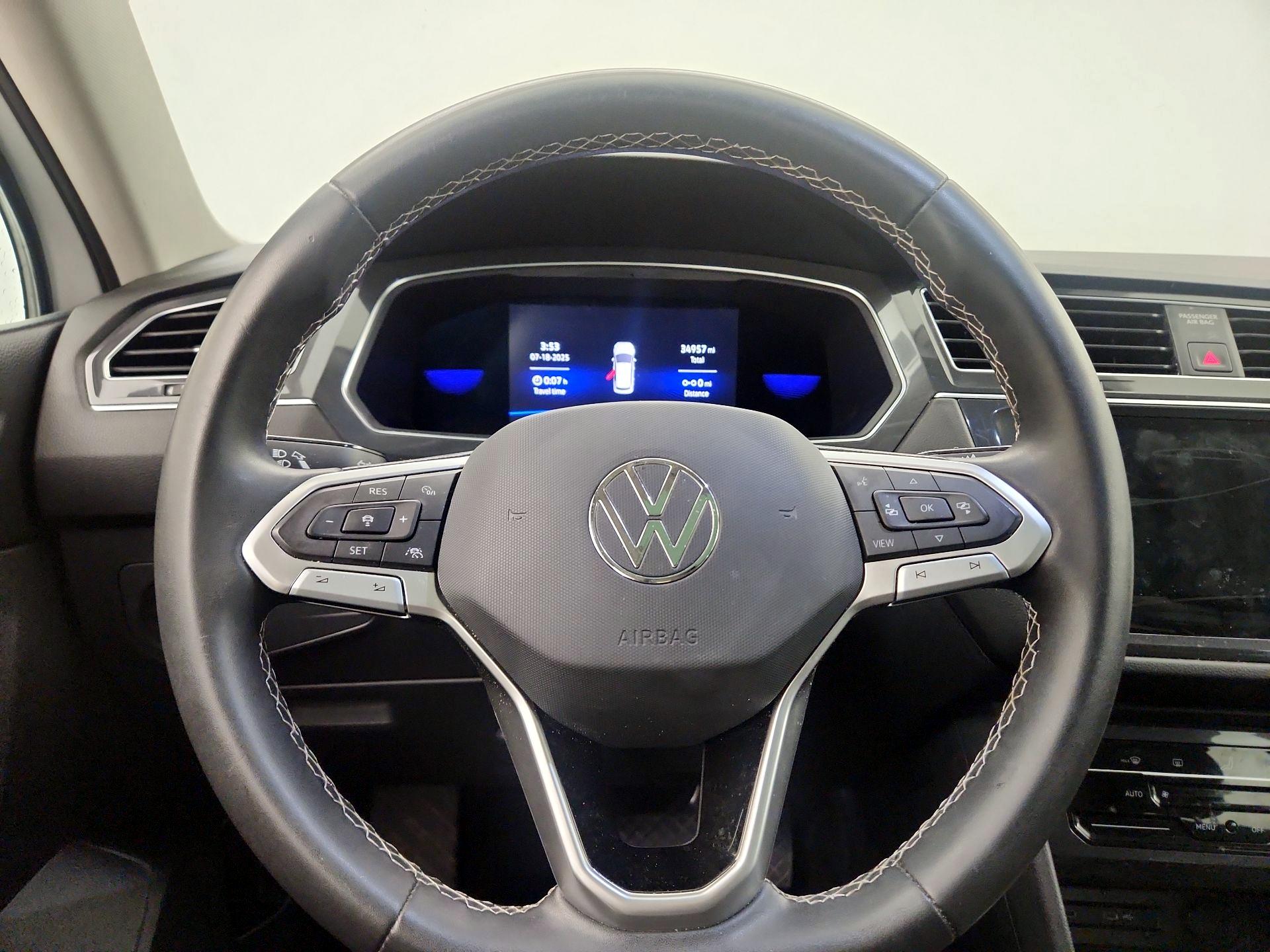 Thumbnail: 2022 Volkswagen Tiguan - 10