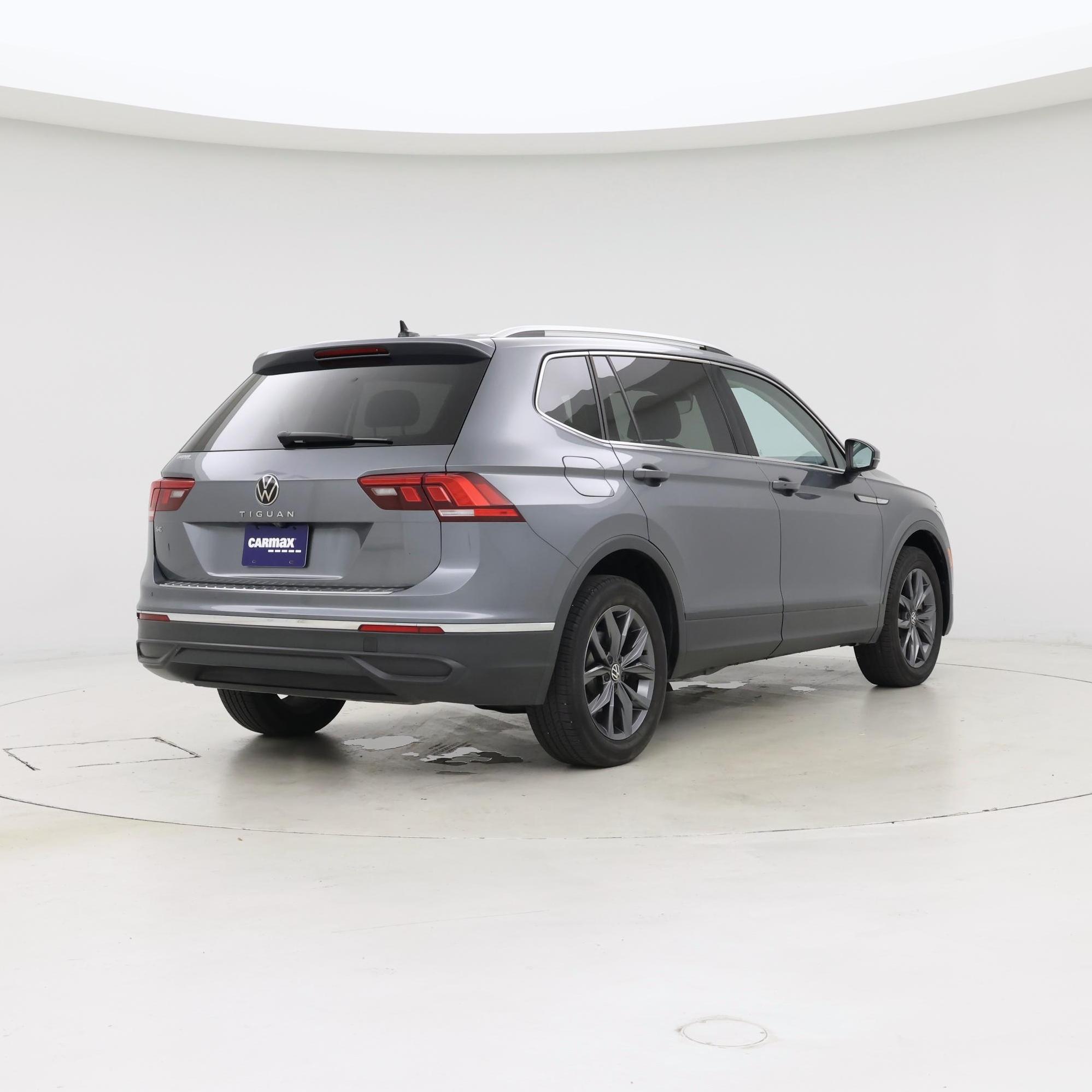 Thumbnail: 2022 Volkswagen Tiguan - 8