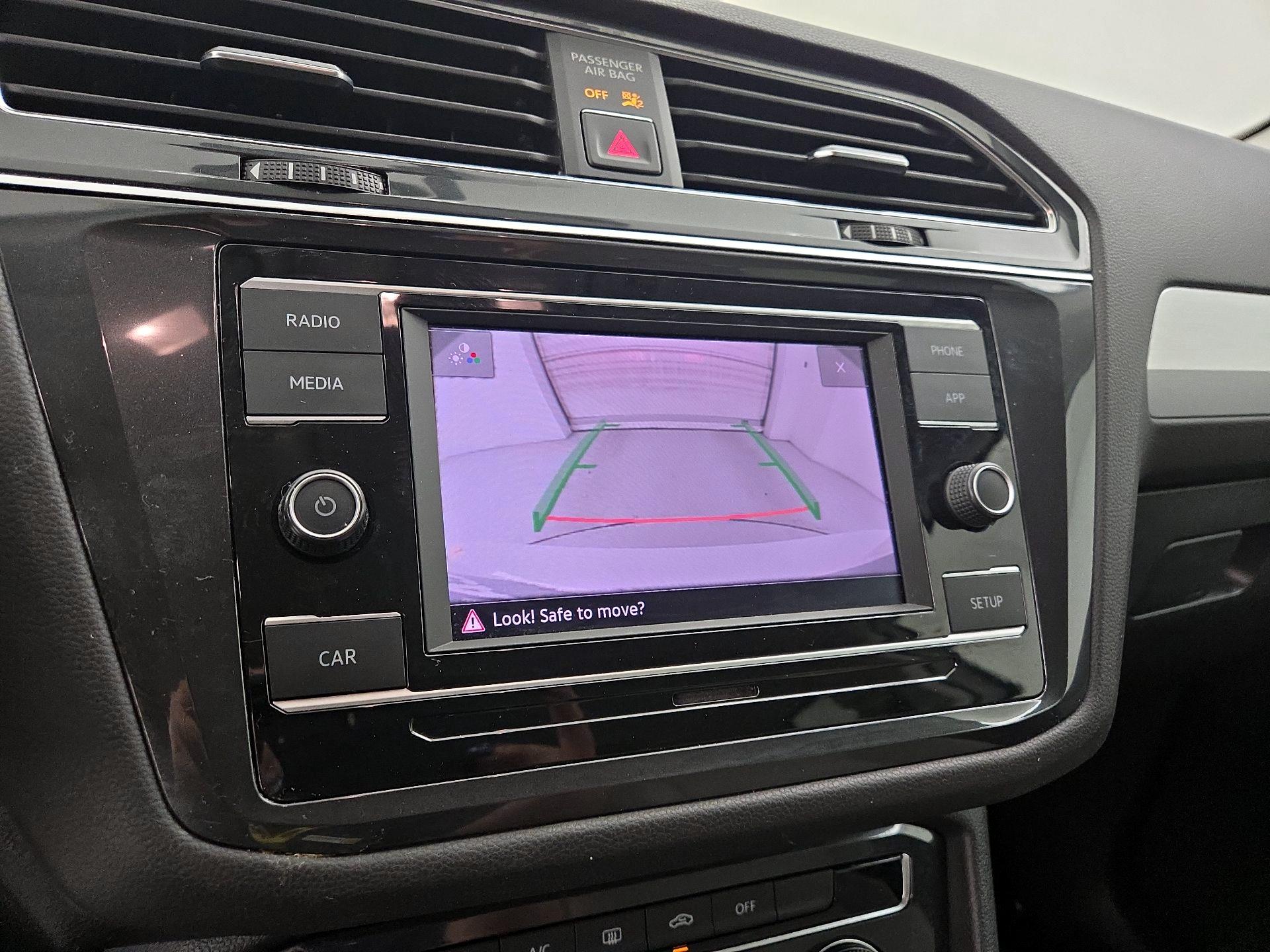 Thumbnail: 2018 Volkswagen Tiguan - 14