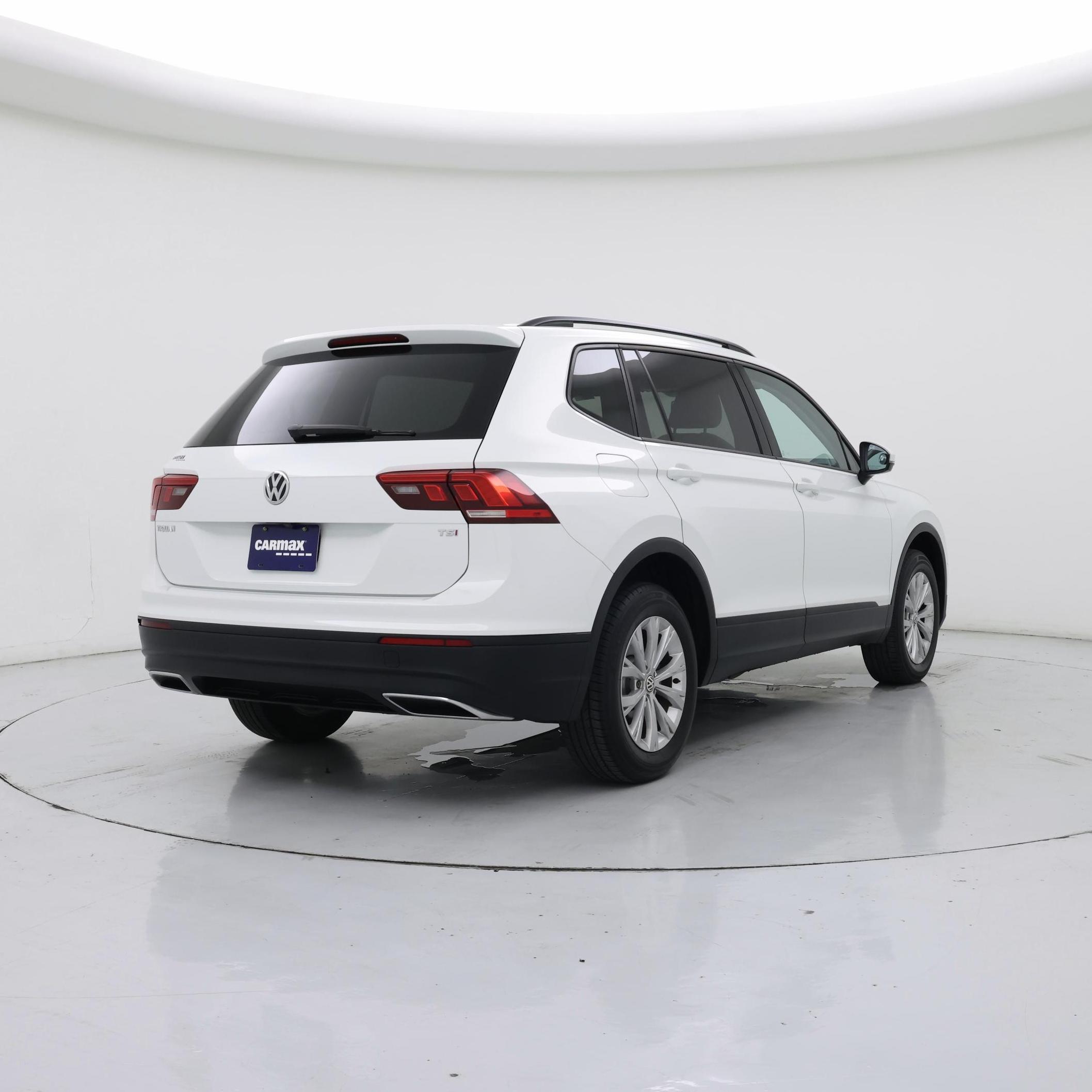 Thumbnail: 2018 Volkswagen Tiguan - 8
