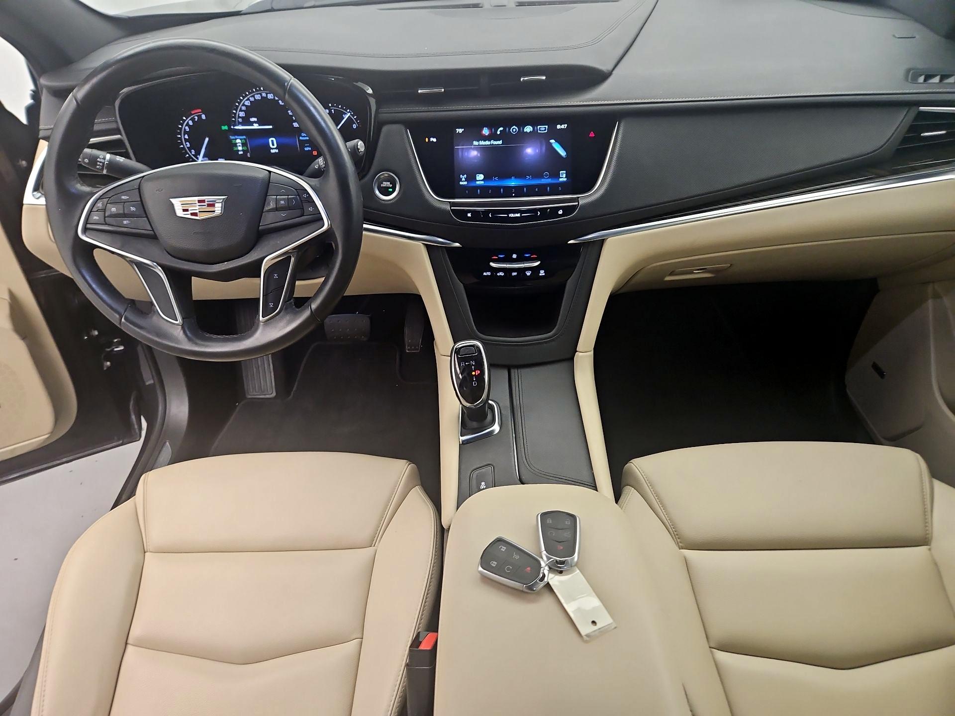 Thumbnail: 2017 Cadillac XT5 - 9