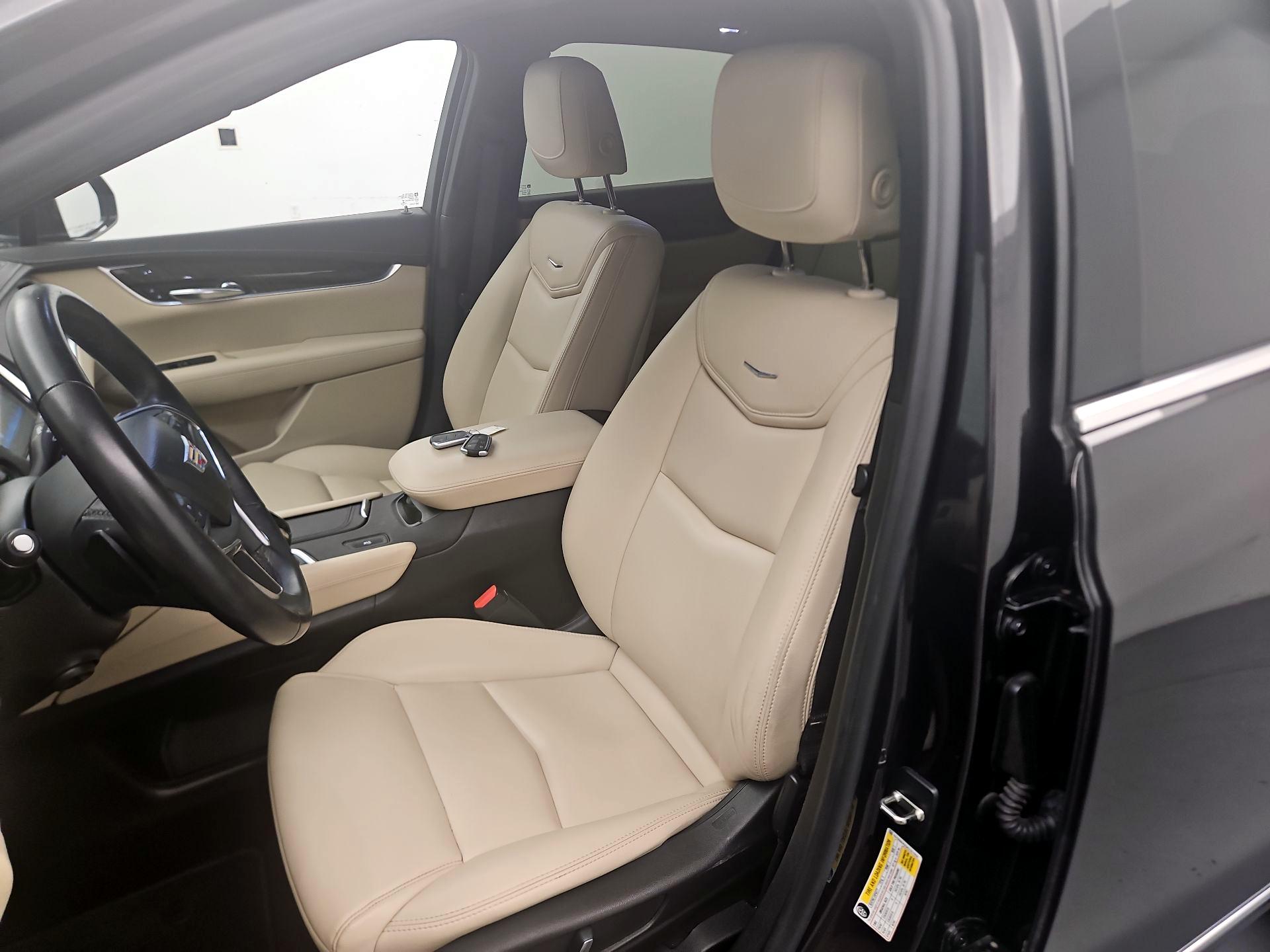 Thumbnail: 2017 Cadillac XT5 - 11