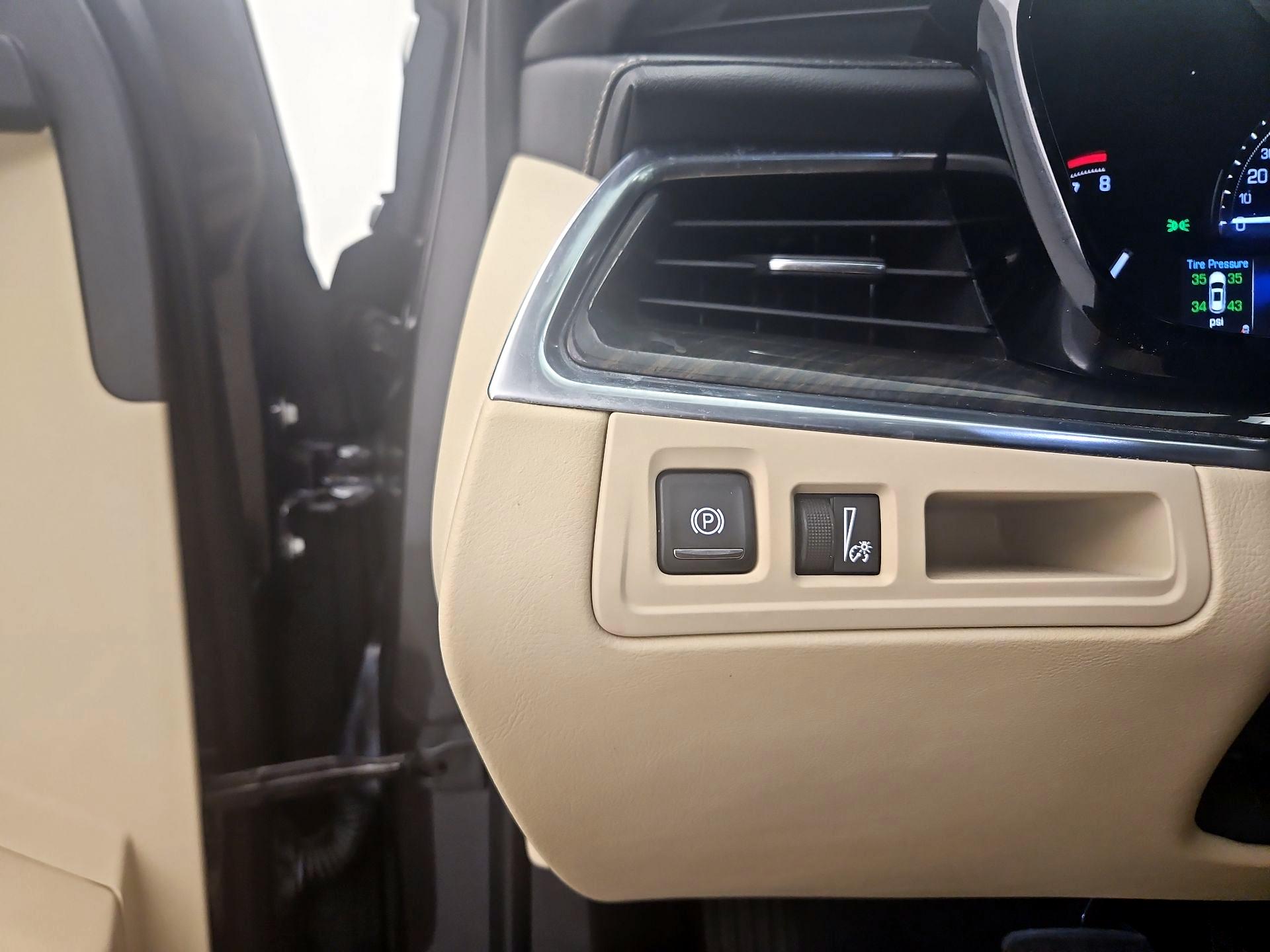 Thumbnail: 2017 Cadillac XT5 - 13