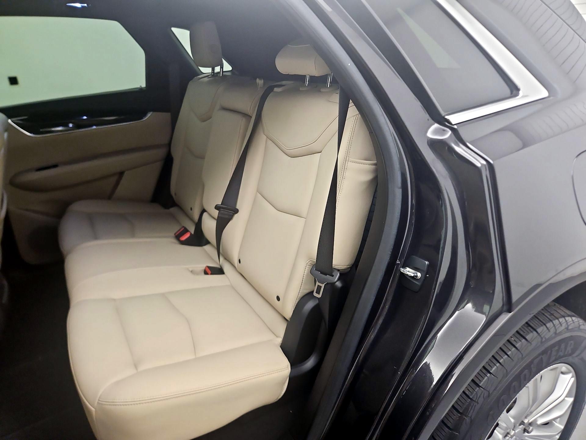 Thumbnail: 2017 Cadillac XT5 - 18