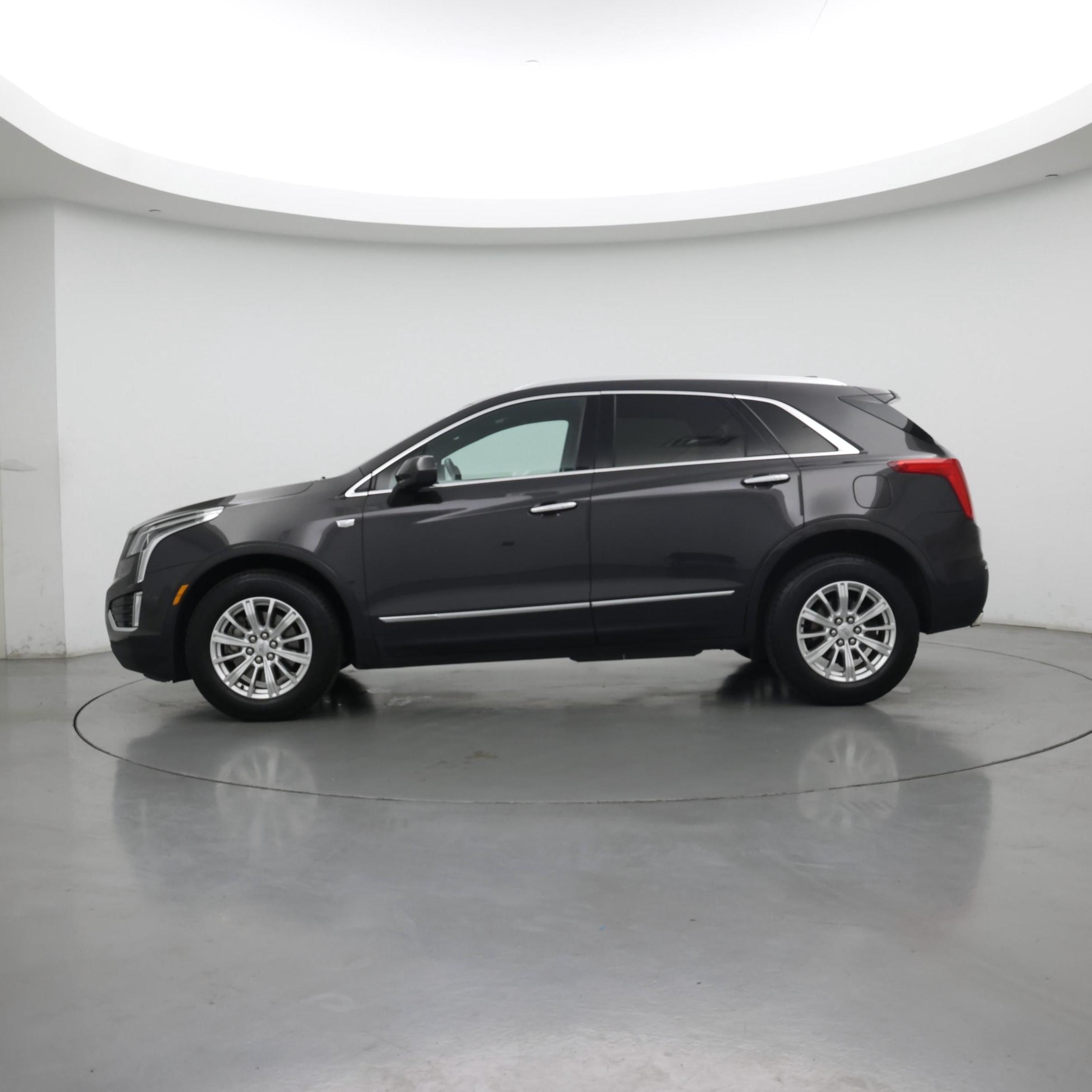 Thumbnail: 2017 Cadillac XT5 - 3