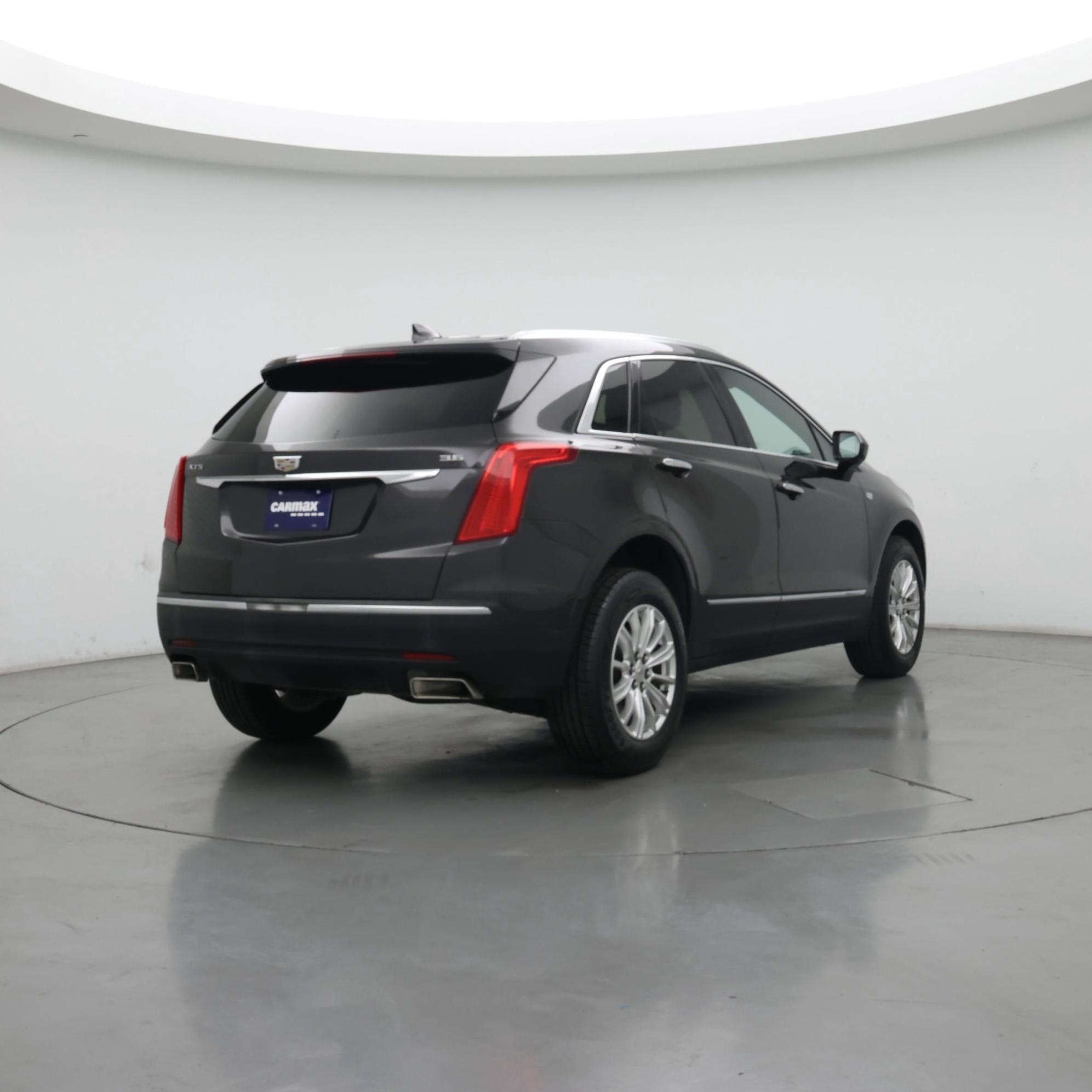 Thumbnail: 2017 Cadillac XT5 - 8