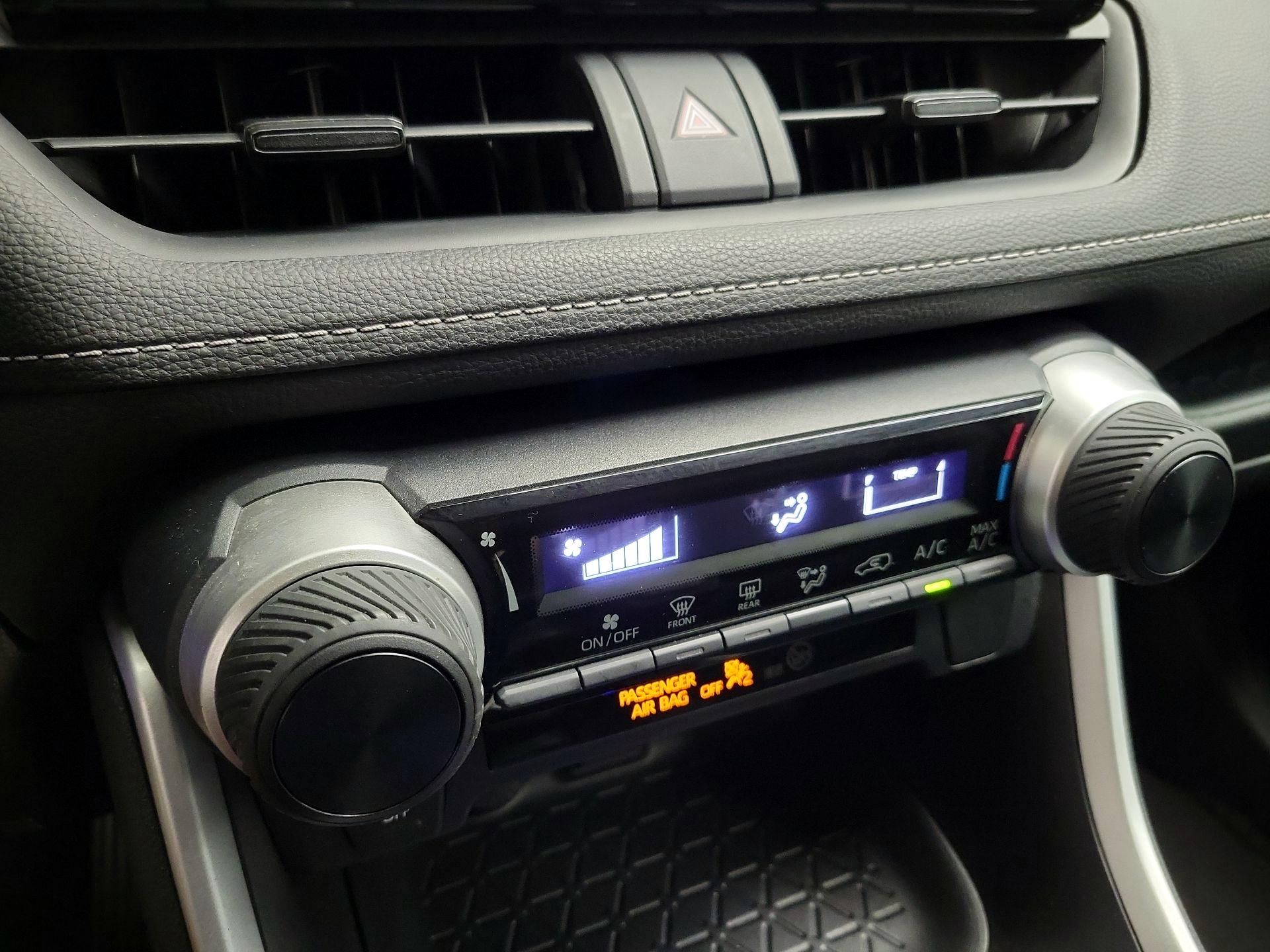 Thumbnail: 2021 Toyota RAV4 - 16