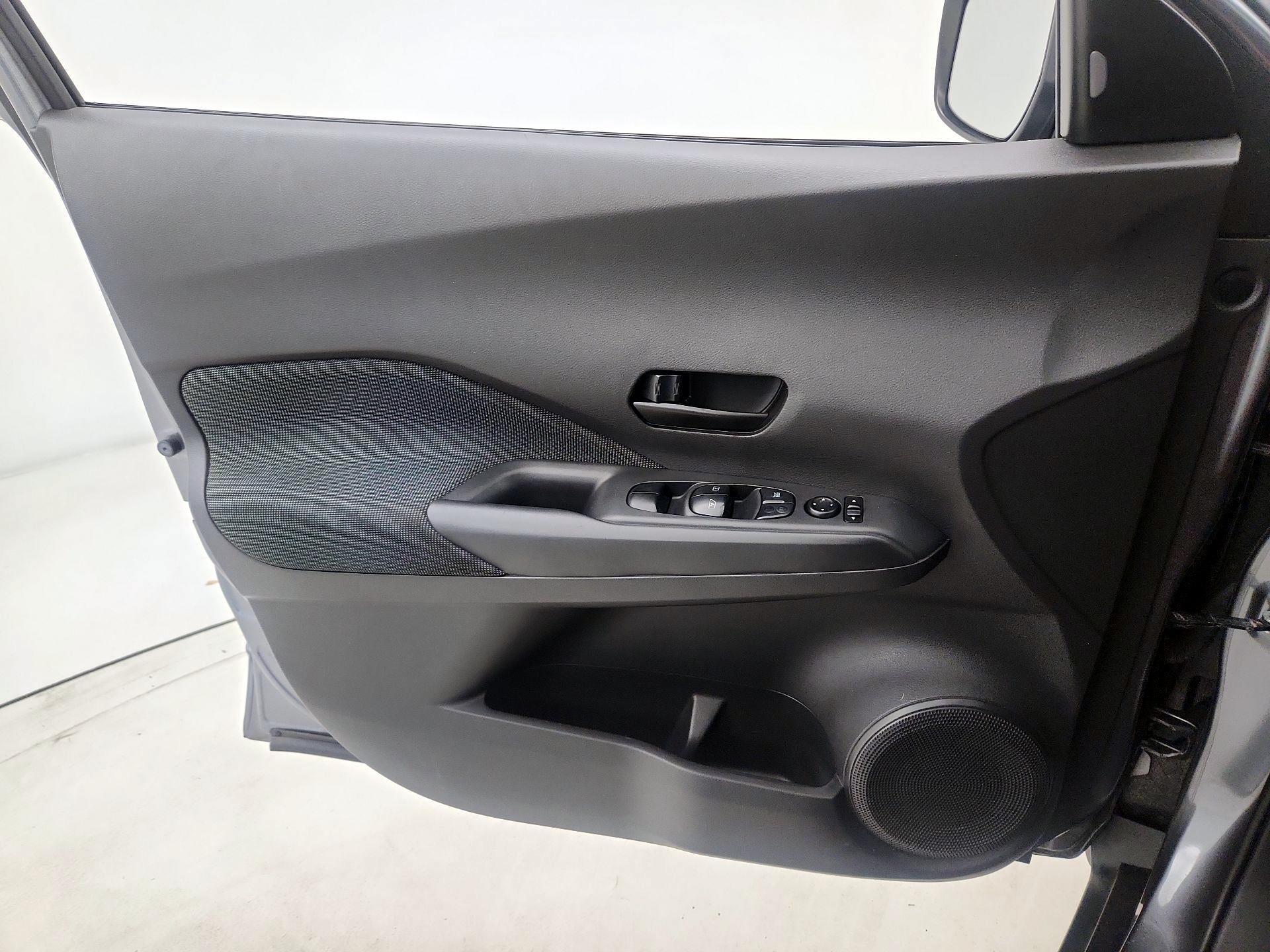Thumbnail: 2020 Nissan Kicks - 12