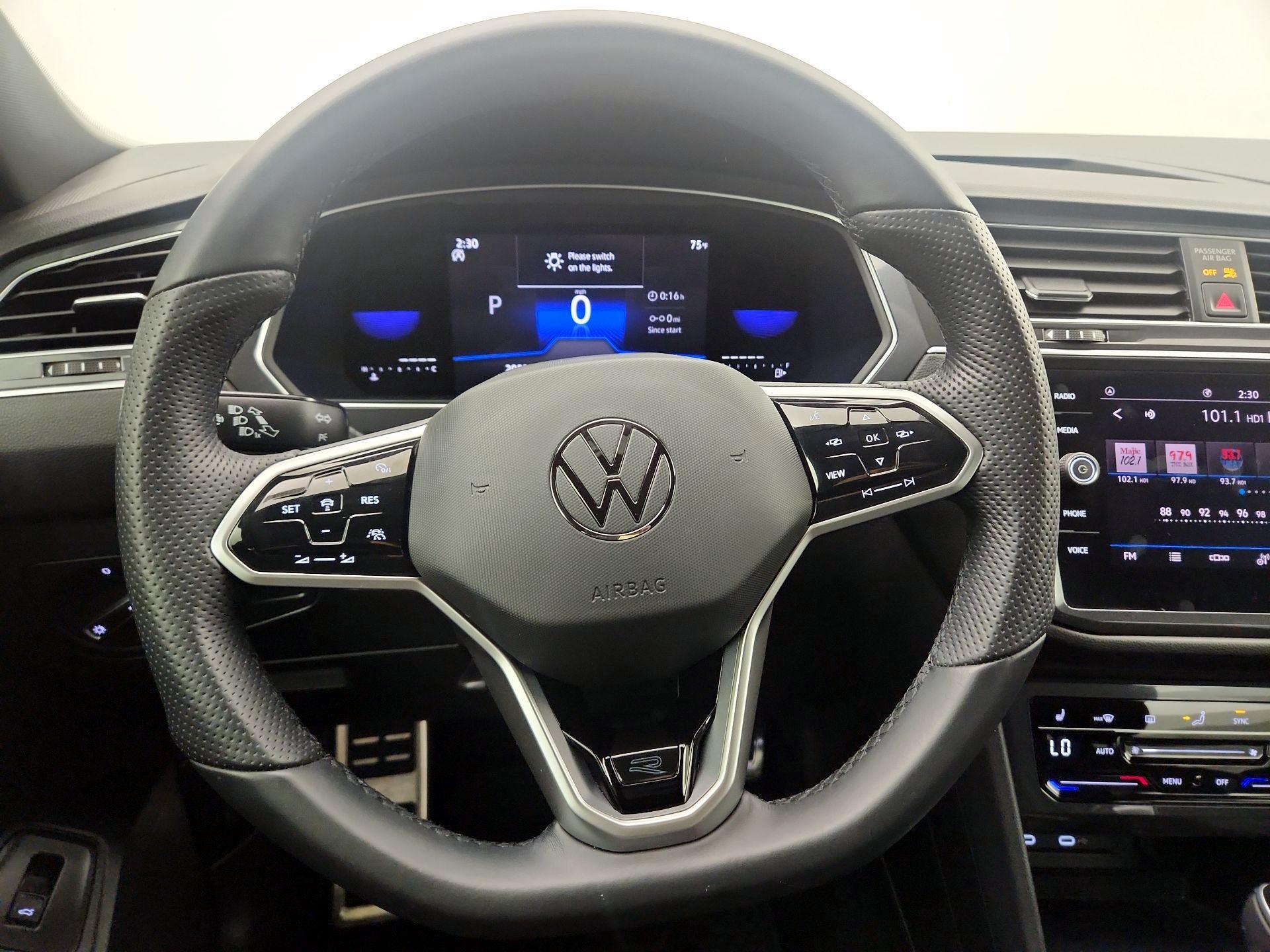 Thumbnail: 2022 Volkswagen Tiguan - 10