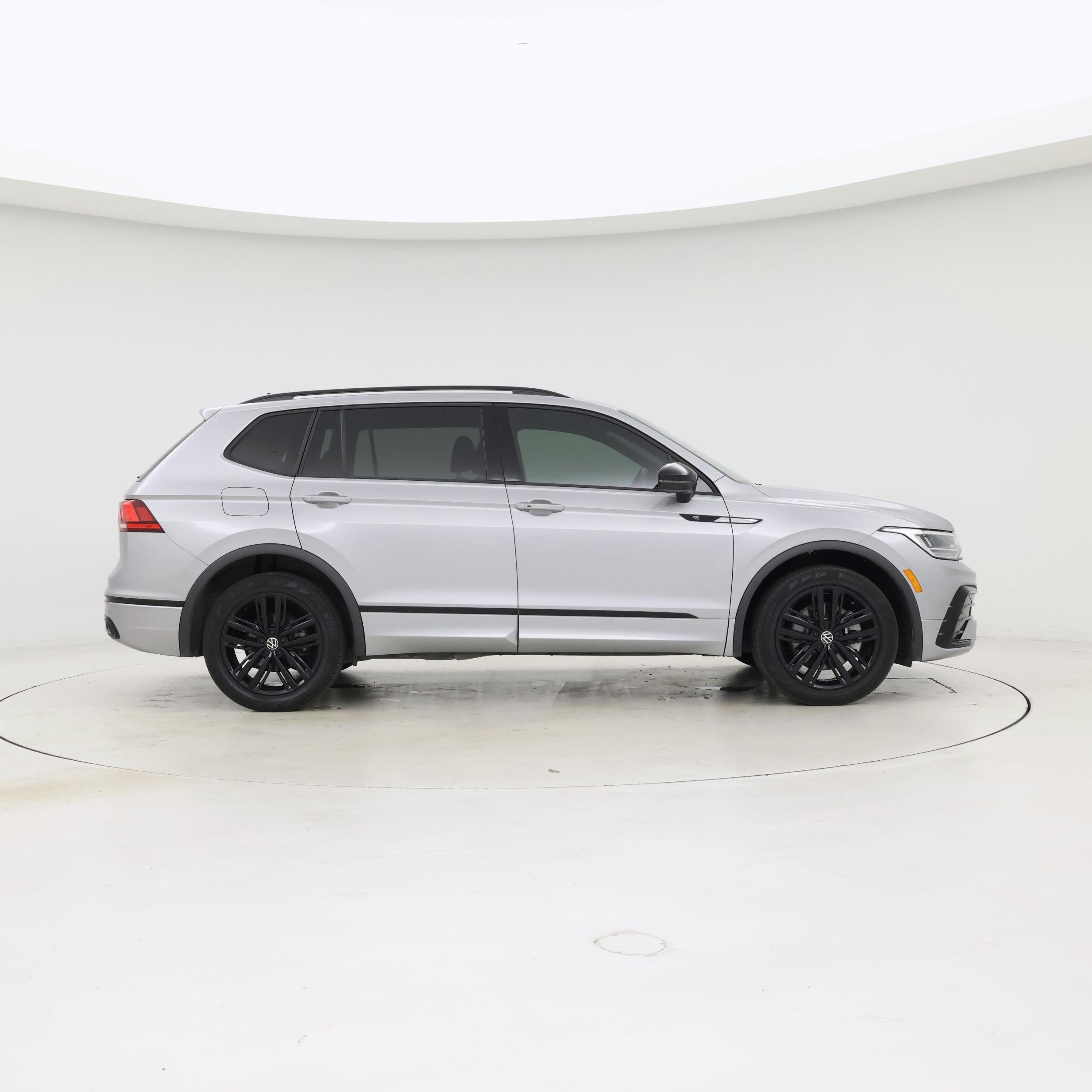 Thumbnail: 2022 Volkswagen Tiguan - 7