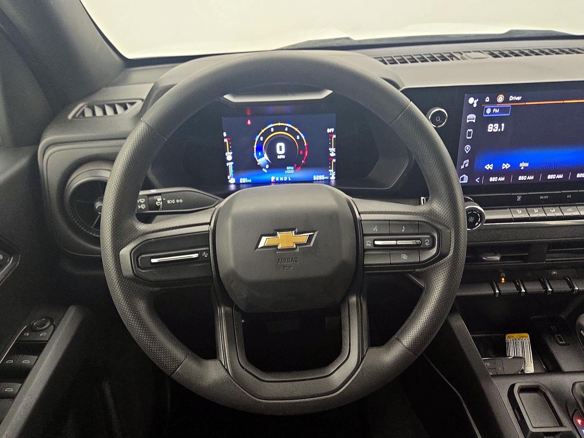 Thumbnail: 2023 Chevrolet Colorado - 10